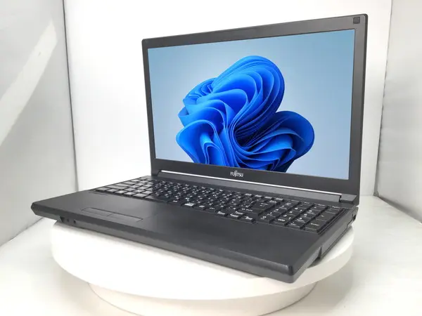 富士通 LIFEBOOK A579/A（第8世代CPU）