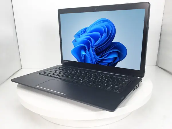 Dynabook D83/M（第8世代CPU）