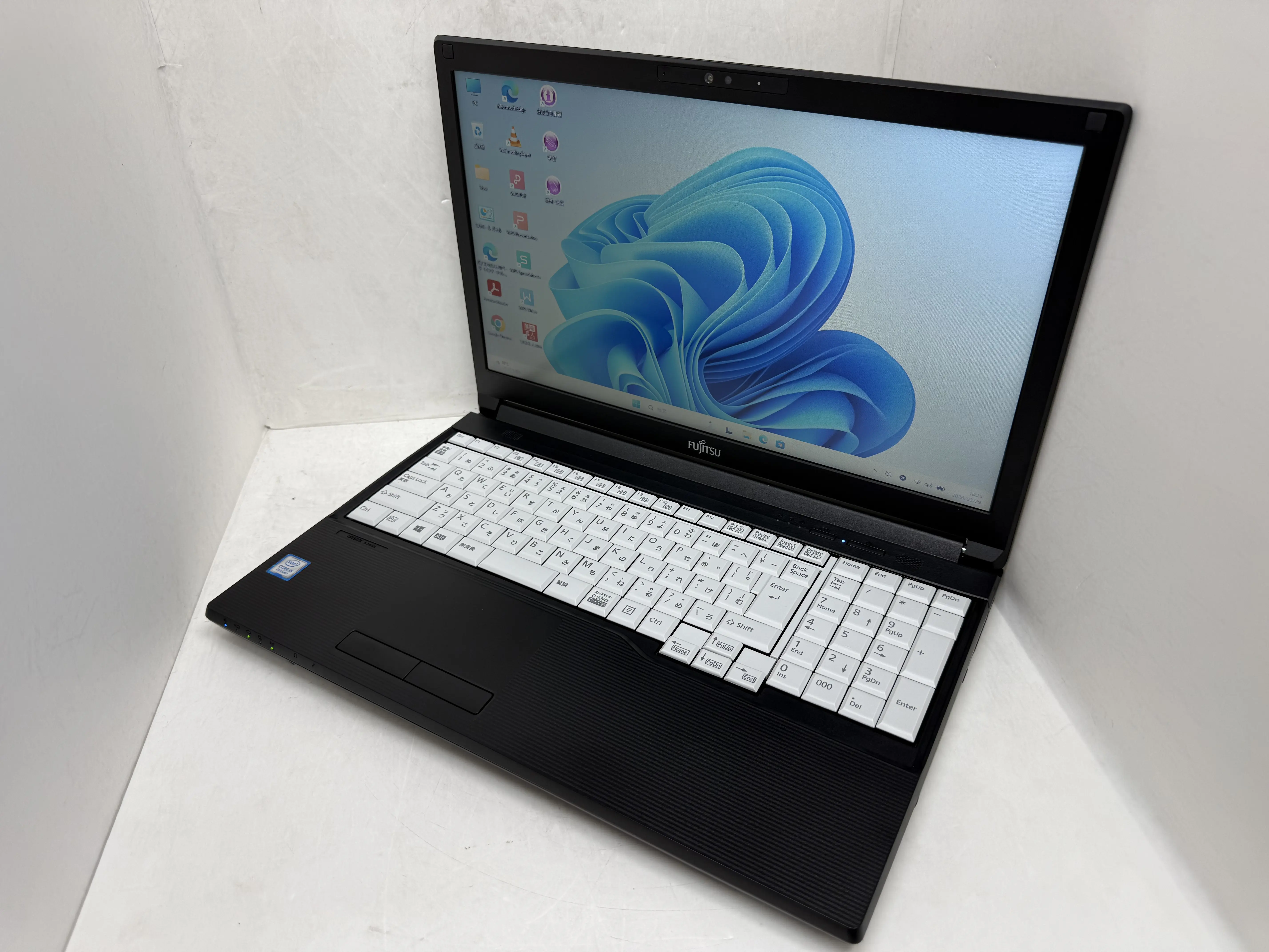 FUJITSU LIFEBOOK A579/BX（第8世代Corei5）