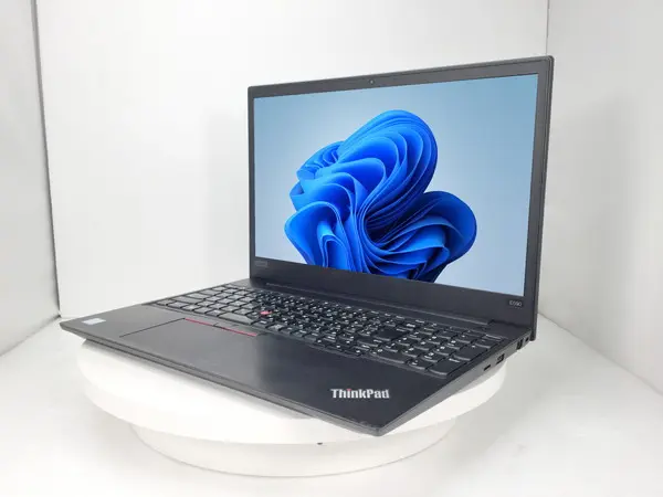 Lenovo ThinkPad E590（第8世代CPU）
