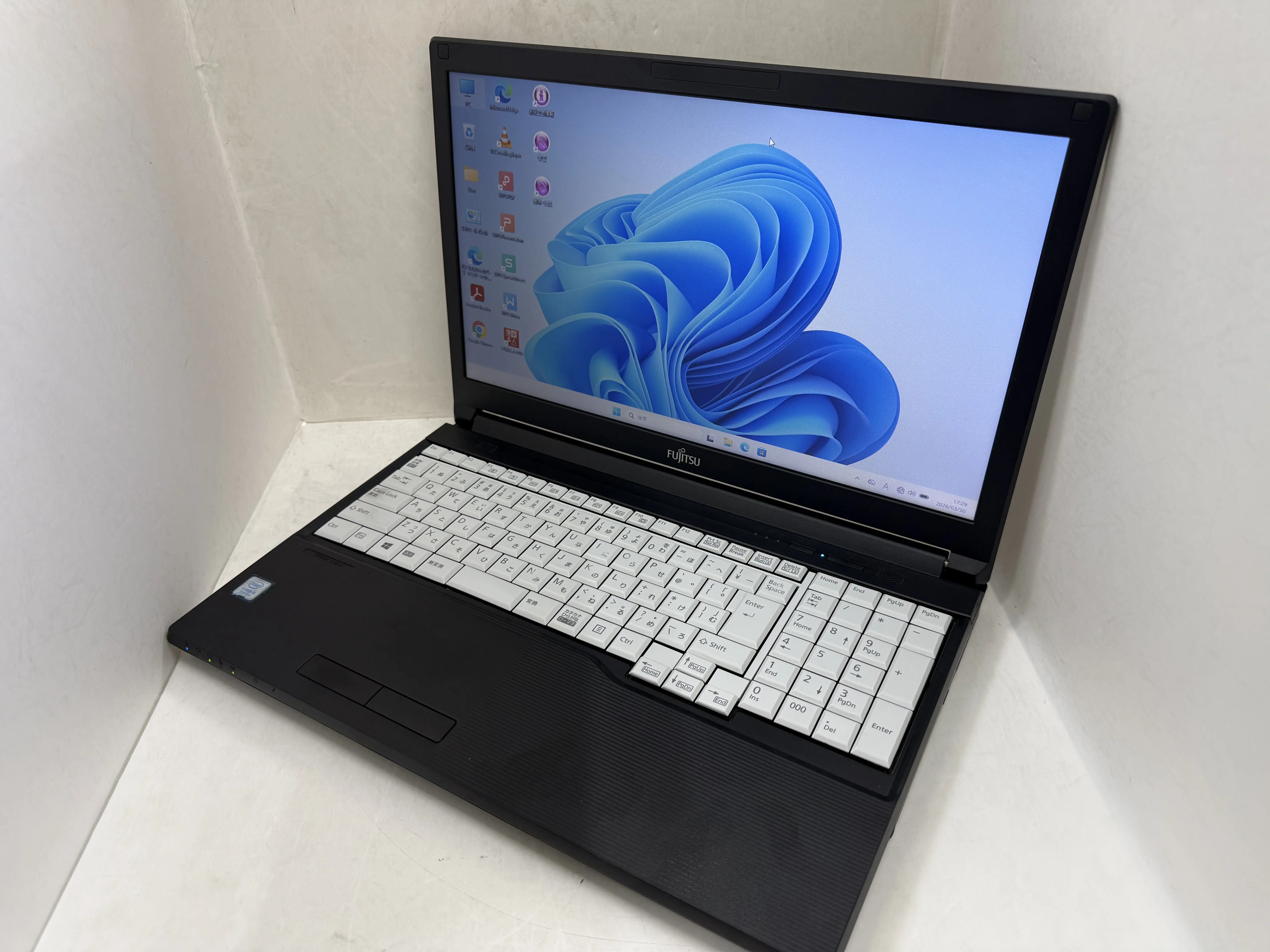 FUJITSU LIFEBOOK A749/A（第8世代Corei5）
