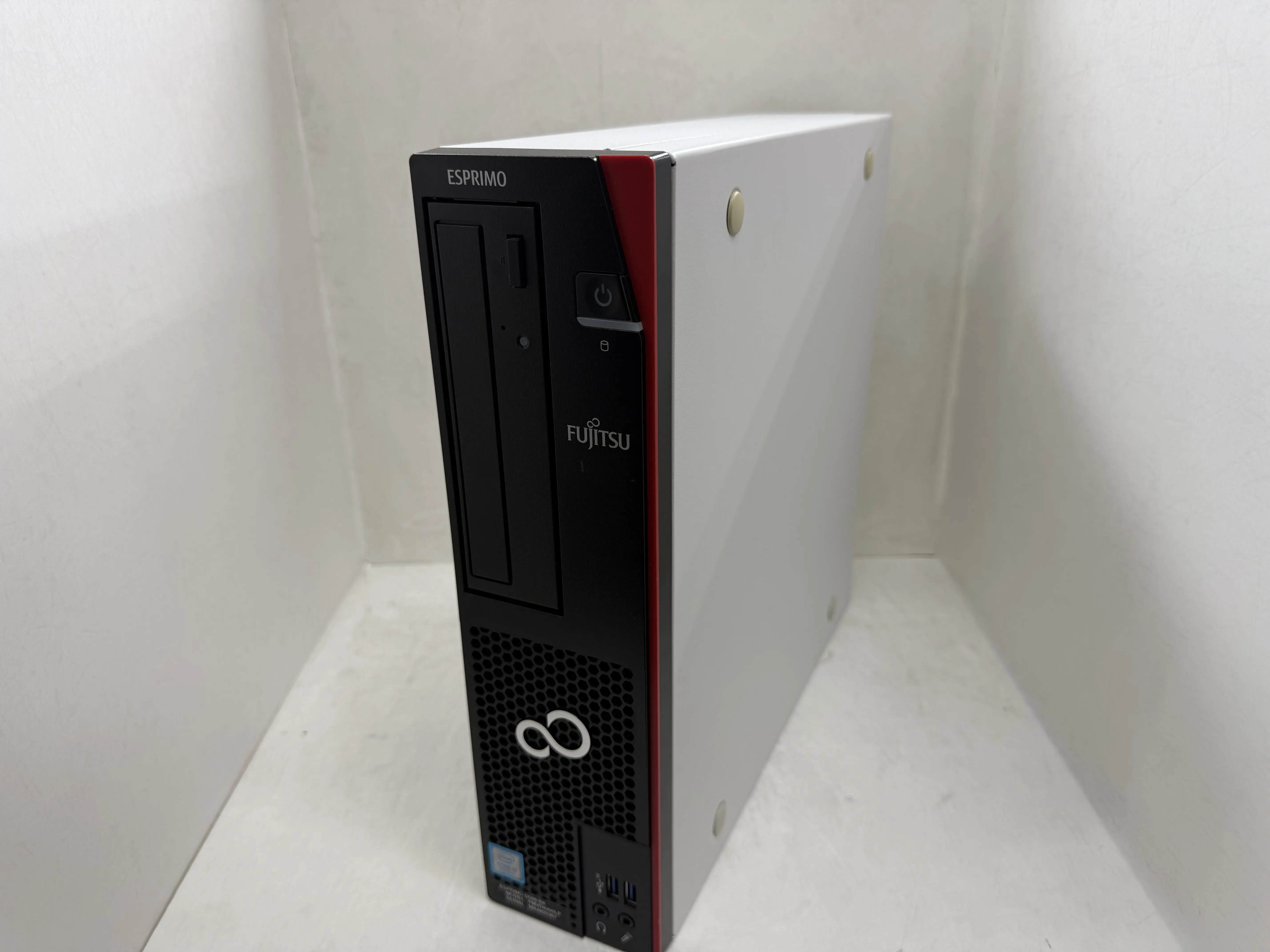 FUJITSU ESPRIMO D588/BX（第9世代Corei5）