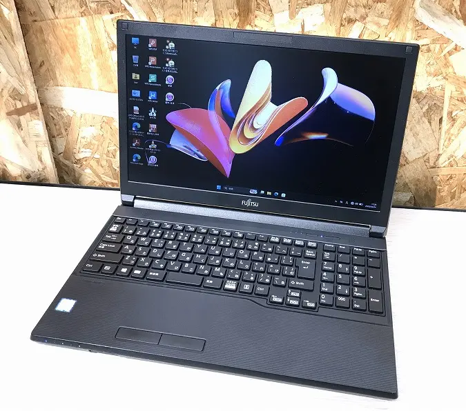 富士通 LIFEBOOK A579/B（第8世代 Corei5）