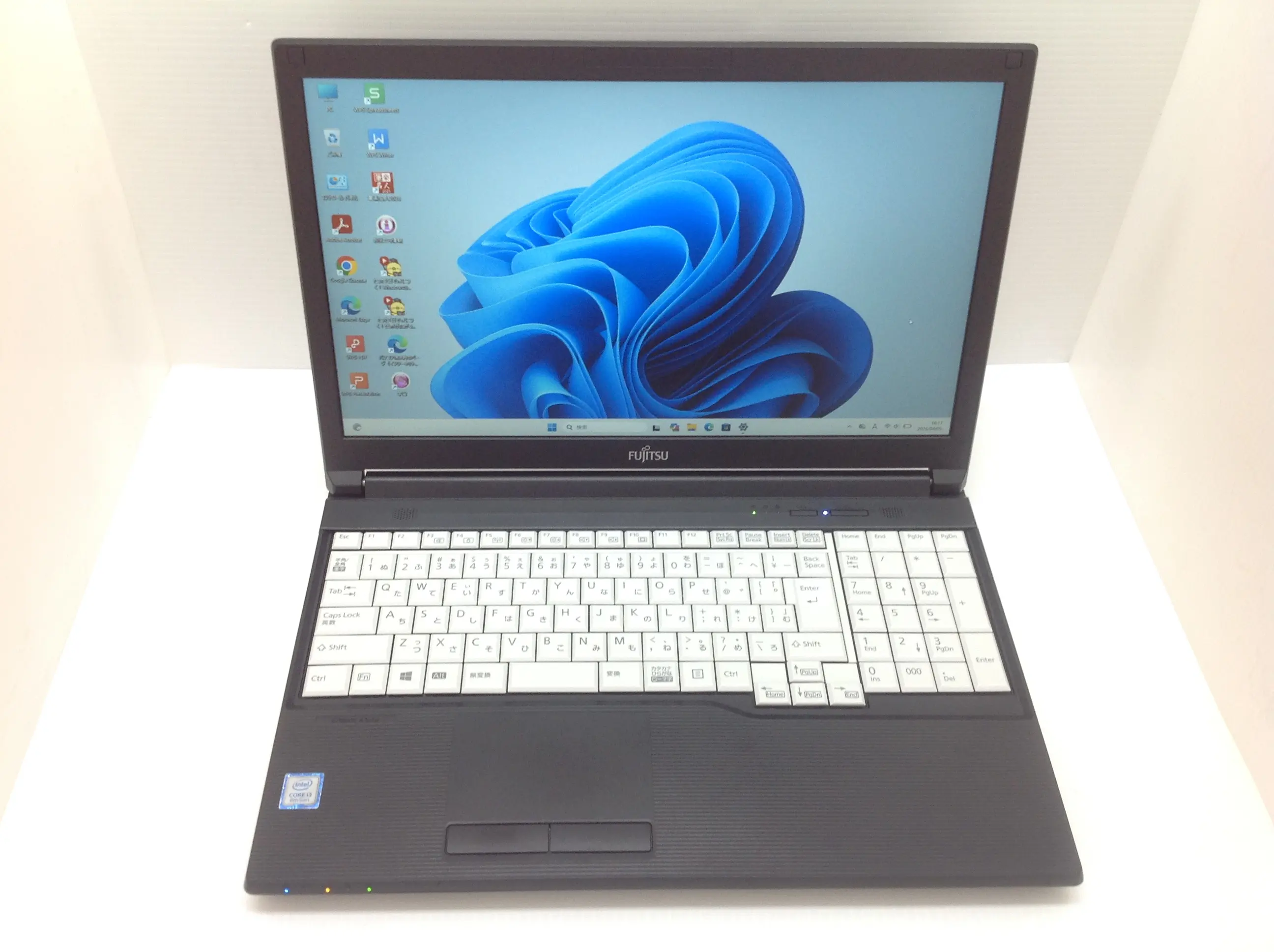 富士通 LIFEBOOK A579/C (第8世代CPU) Win11Pro・SSD・フルHDモデル