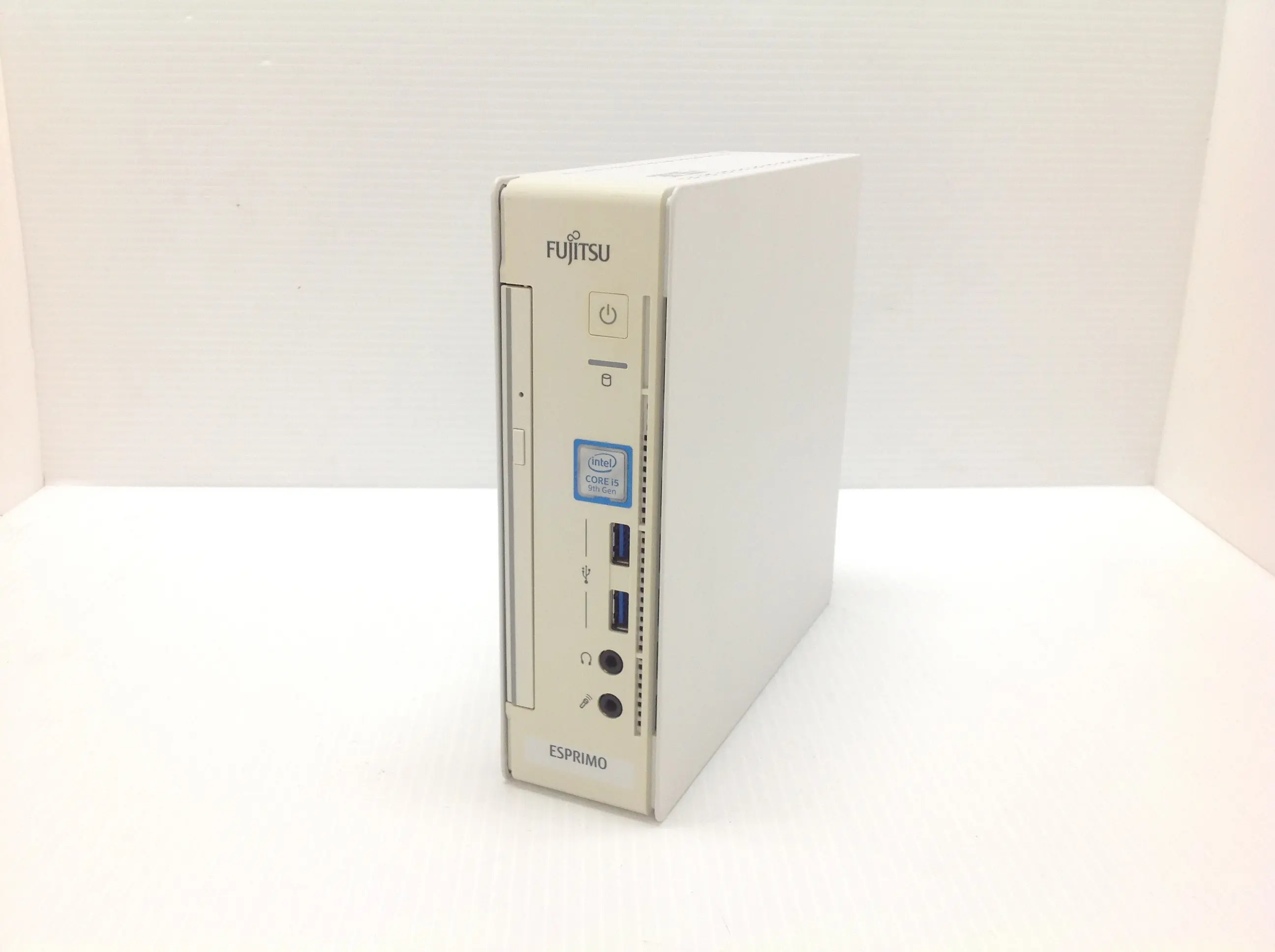 富士通 ESPRIMO Q558/B (第9世代CPU) Win11・SSD240GBモデル