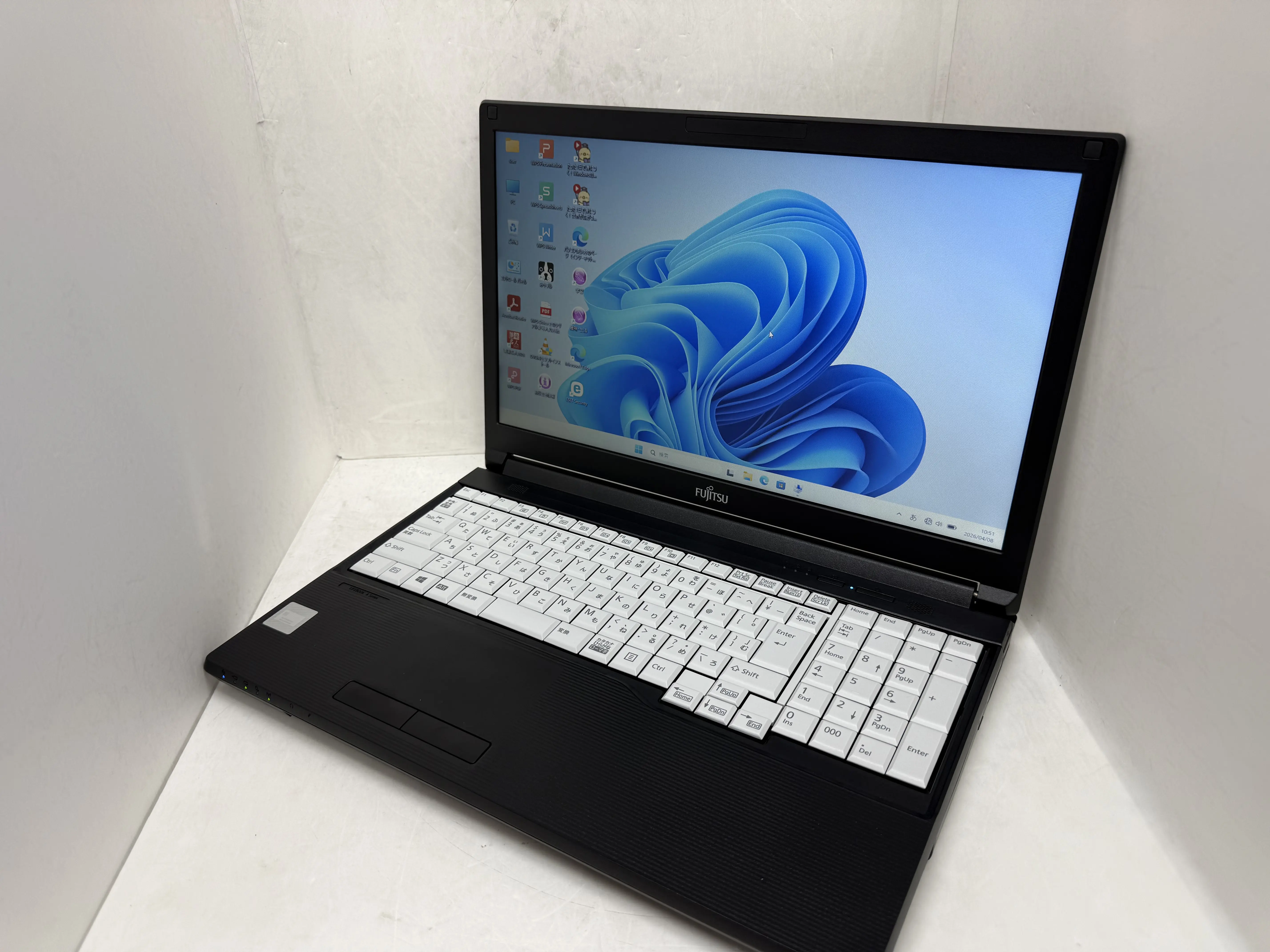 FUJITSU LIFEBOOK A579/B（第8世代Corei5）