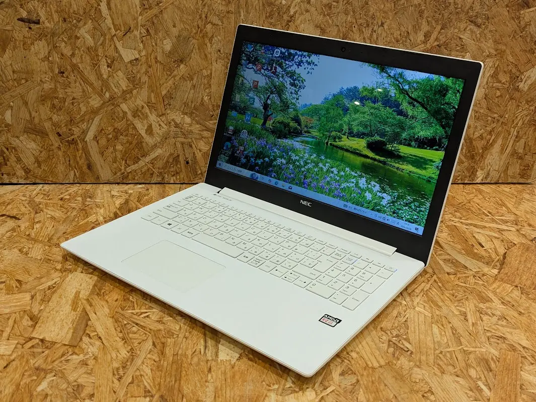 NEC LAVIE PC-NS10EK2S（AMD E2 9000）