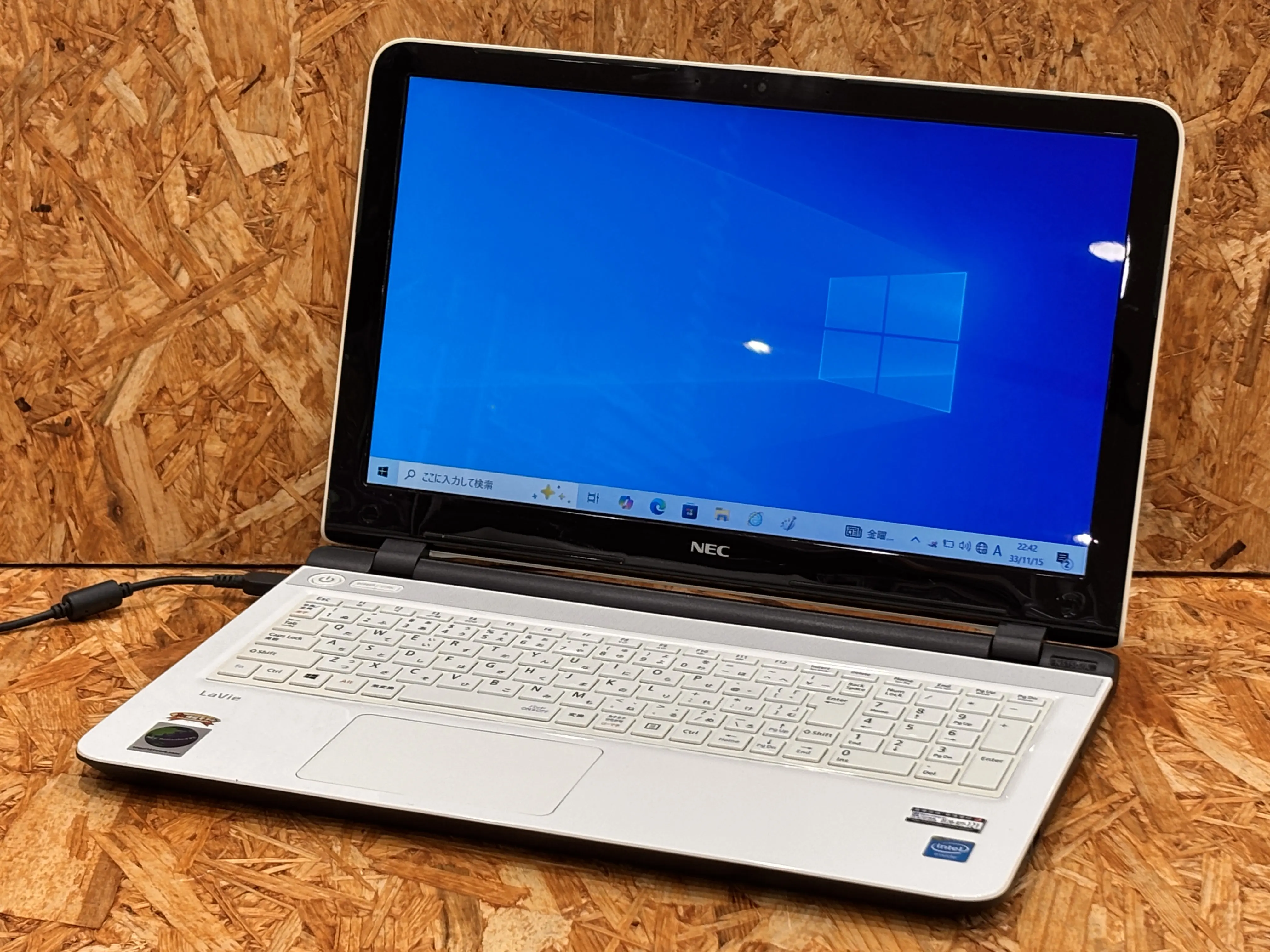 NEC LAVIE NS150/AAW（Celeron 3205U）