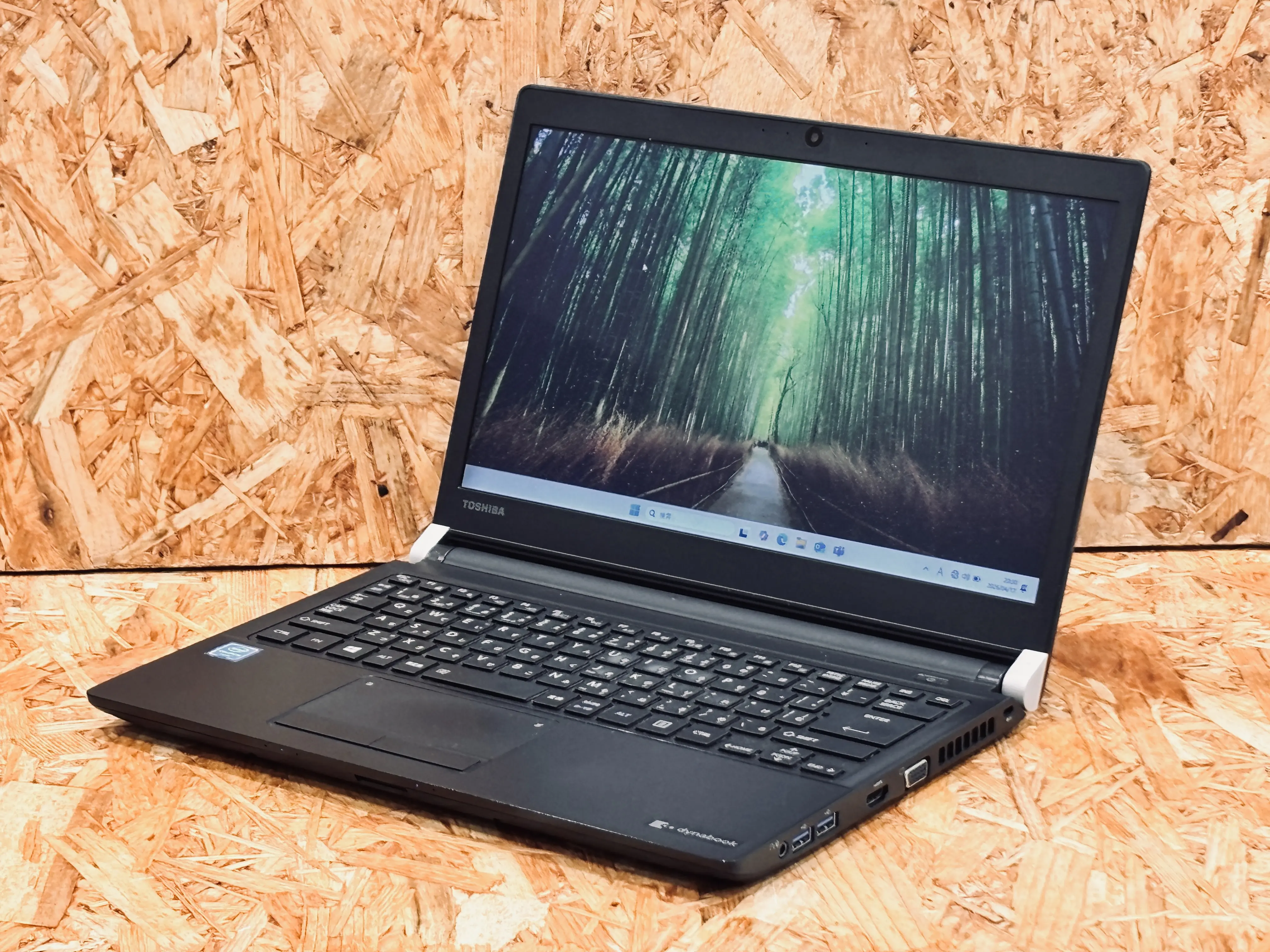 東芝 dynabook RX33/FB