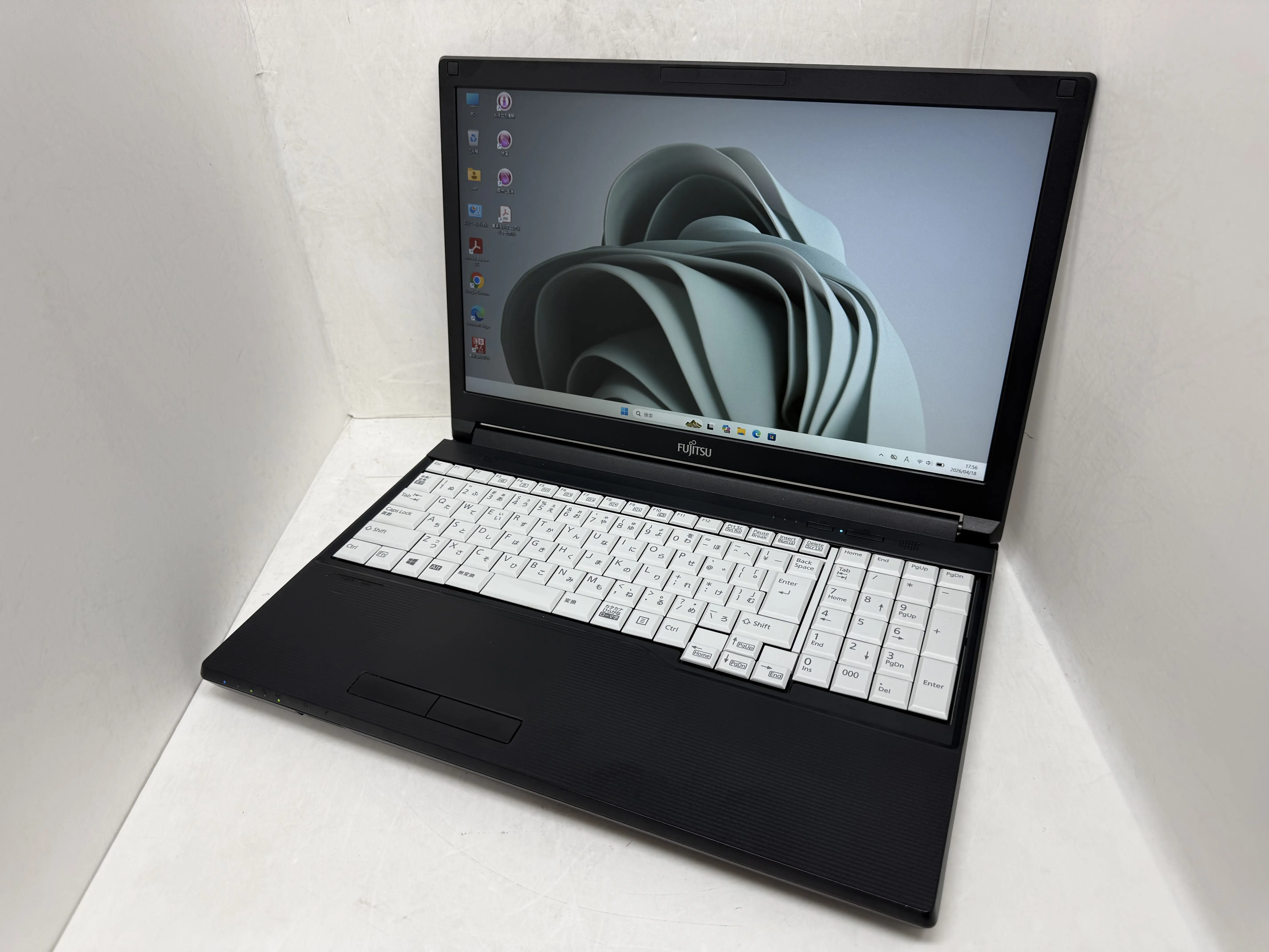 FUJITSU LIFEBOOK A579/B（第8世代Corei3）
