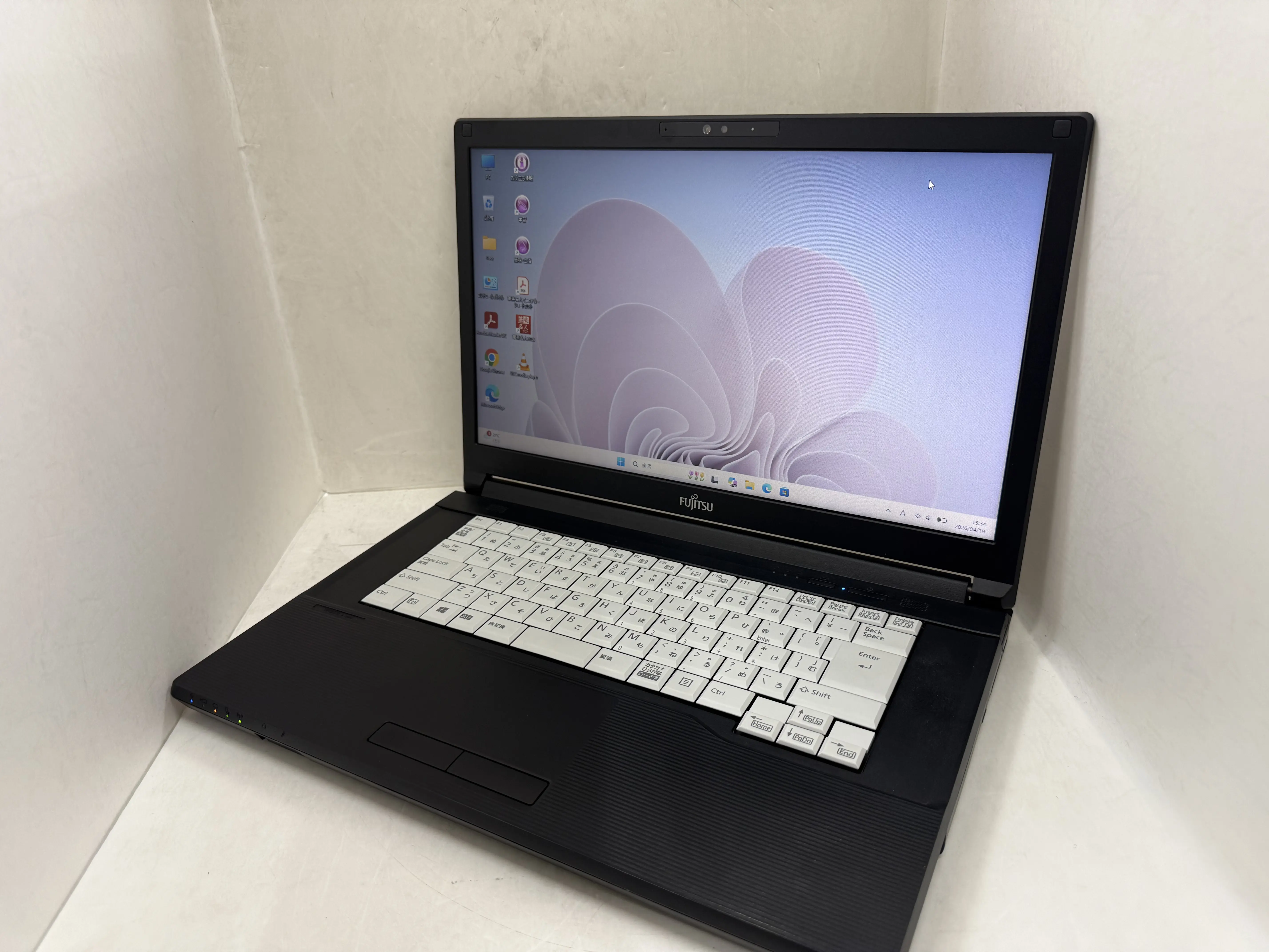 FUJITSU LIFEBOOK A579/B（Celeron4205U）