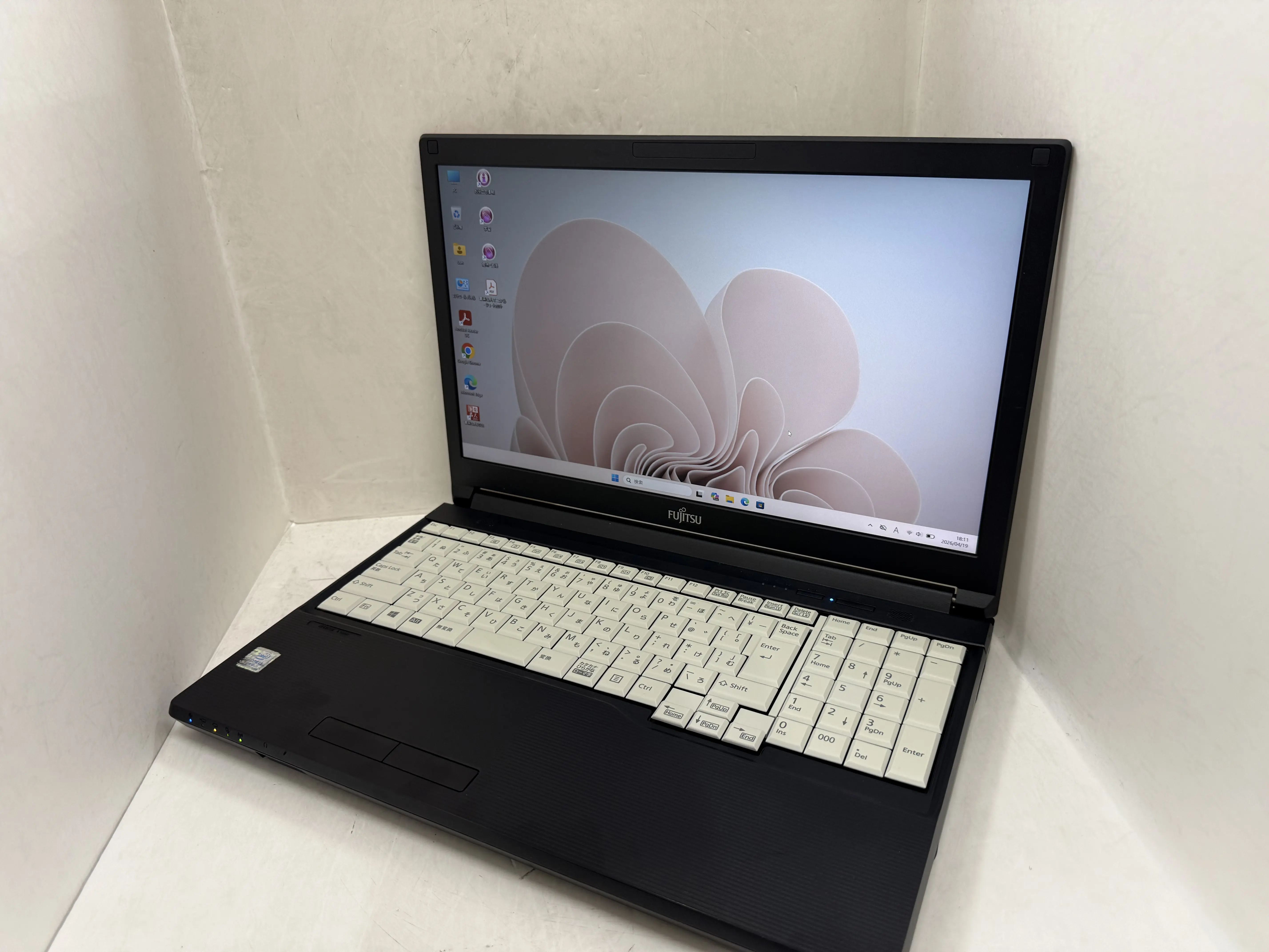 FUJITSU LIFEBOOK A579/B（第8世代）