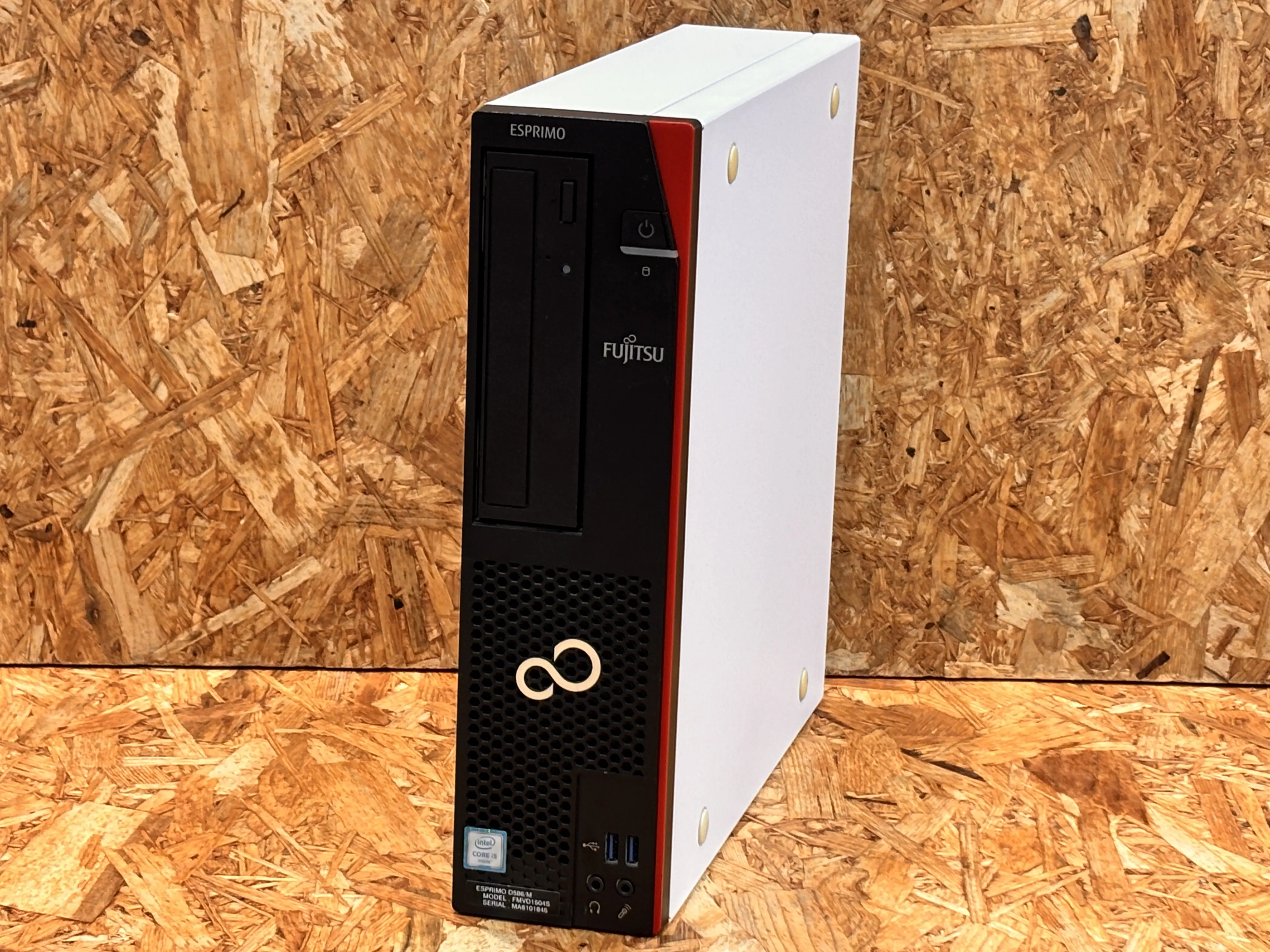 富士通 ESPRIMO D586/M