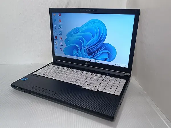 富士通 LIFEBOOK A5511/G (第11世代CPU・ﾒﾓﾘ16GB・SSD256GB)