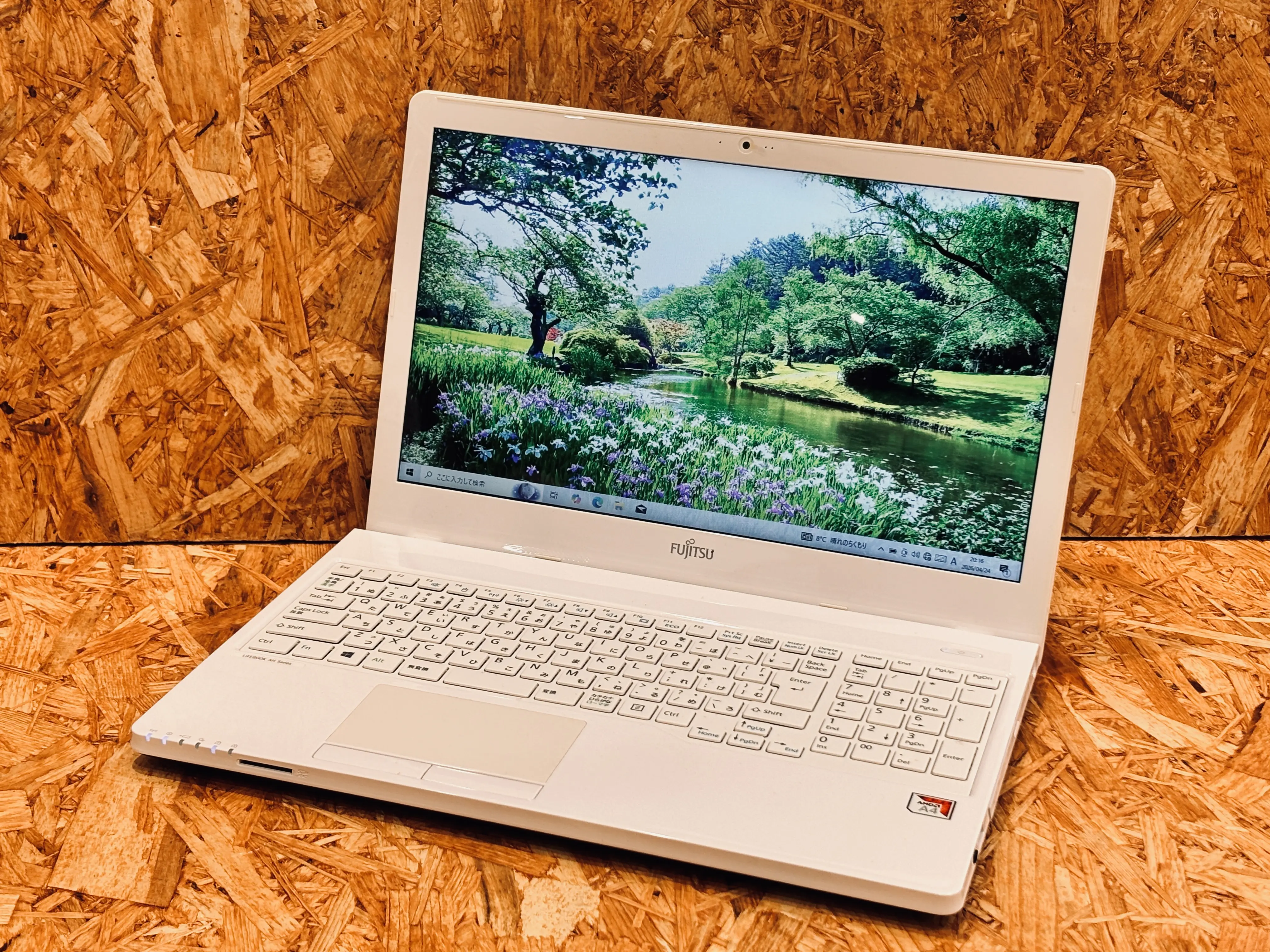 富士通 FMV LIFEBOOK AH30/D3 FMVA30D3W2