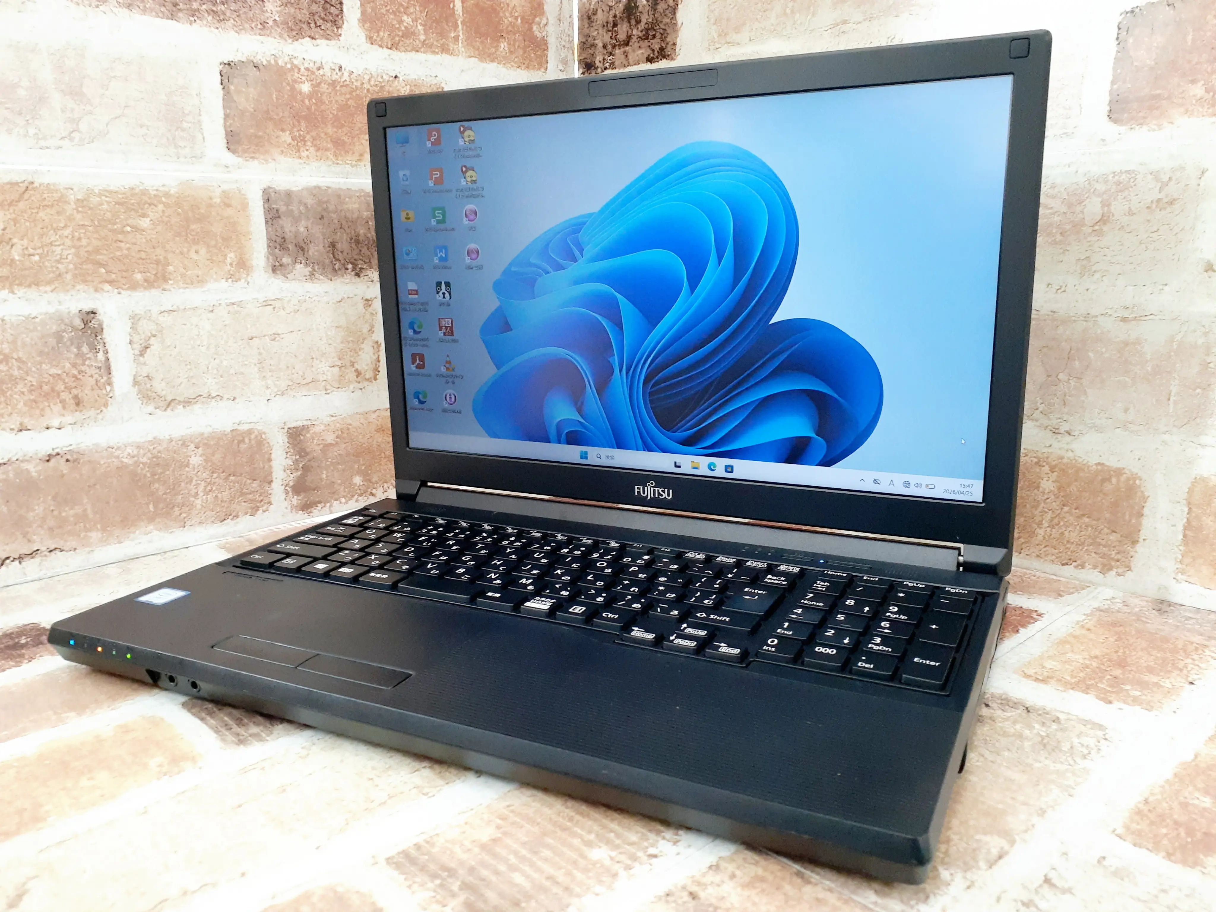 富士通 A579/A i3 8世代