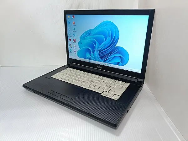 富士通 LIFEBOOK A579/B (第8世代CPU・ﾒﾓﾘ8GB・SSD128GB)