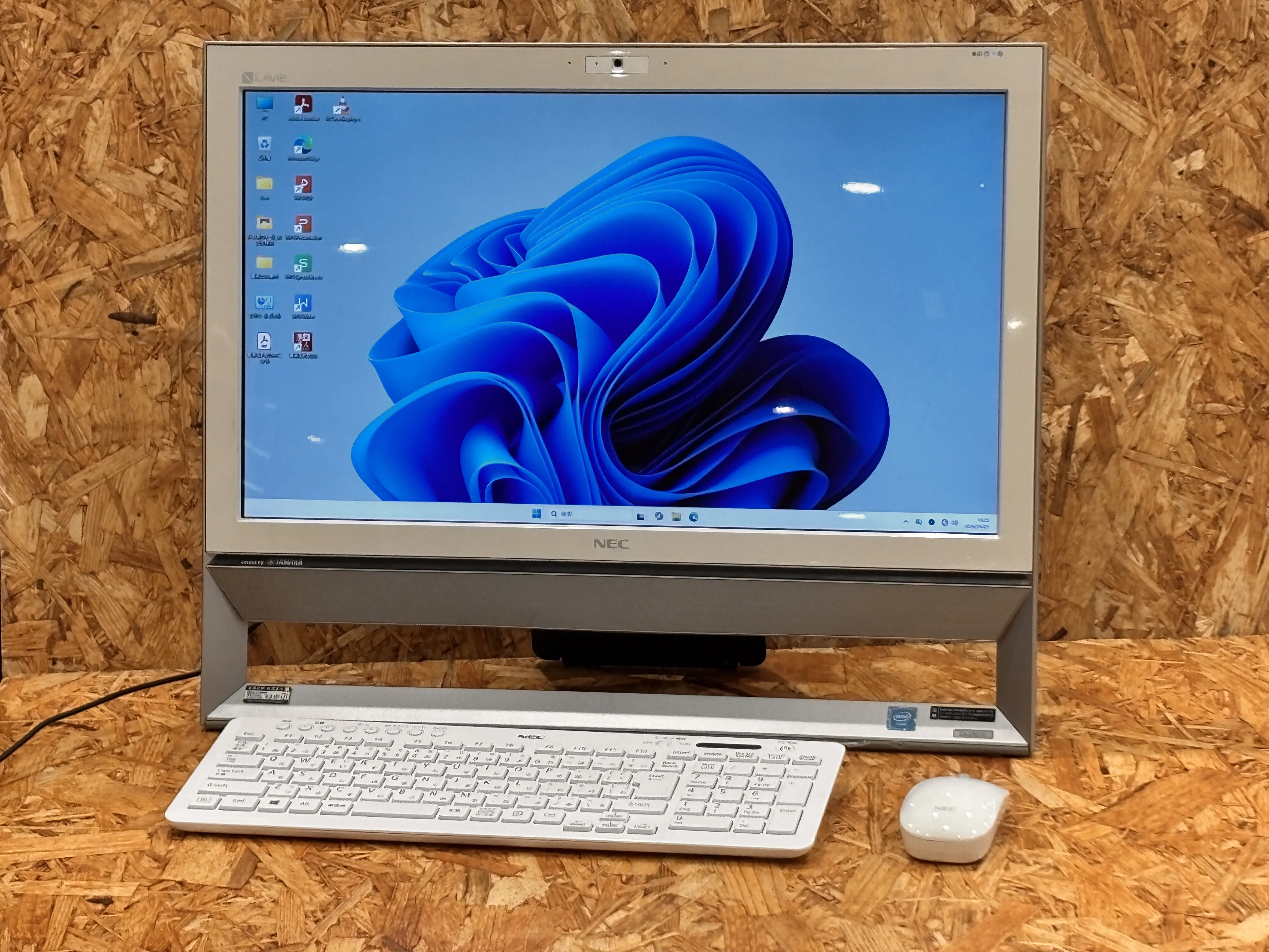 NEC LAVIE Desk All-in-one DA370/CAW