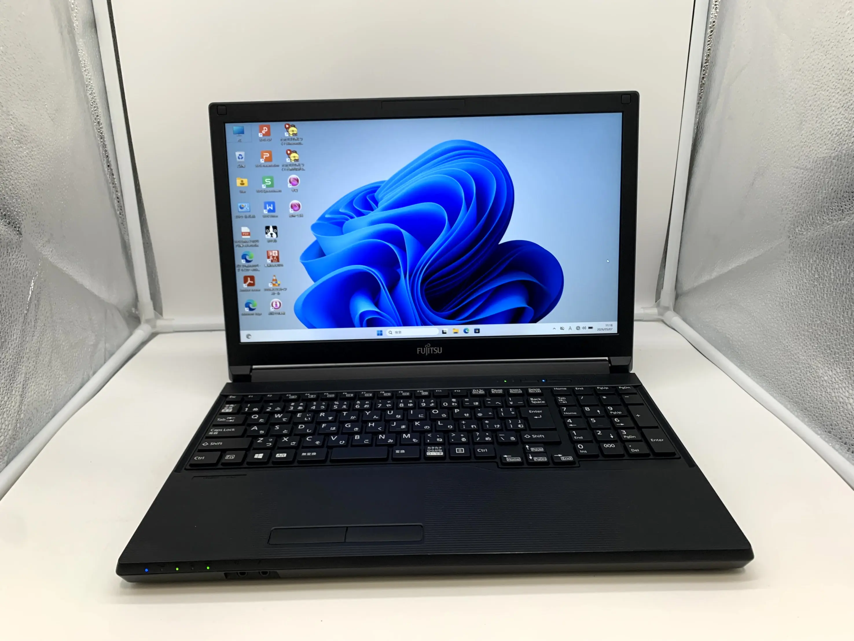 富士通 LIFEBOOK A579/A　(第8世代CPU)