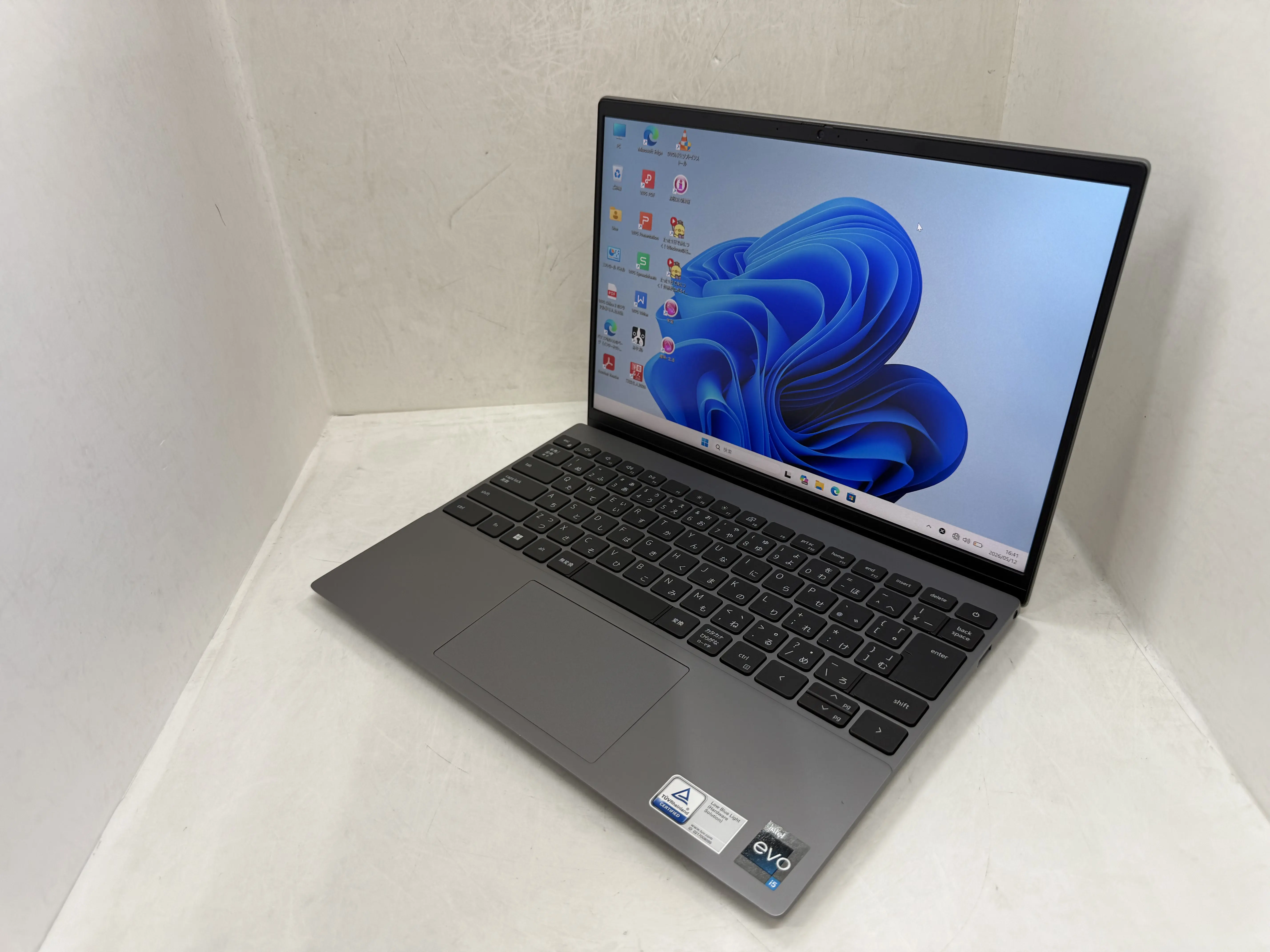 DELL Vostro 5320 (第12世代Corei5）