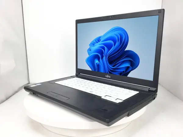 富士通 LIFEBOOK A577/S（第7世代CPU）