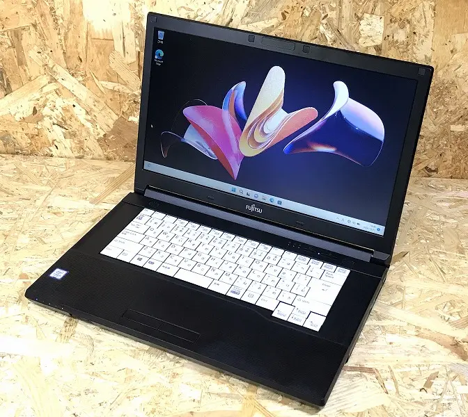 富士通 LIFEBOOK A579/A（第8世代CPUCorei3）
