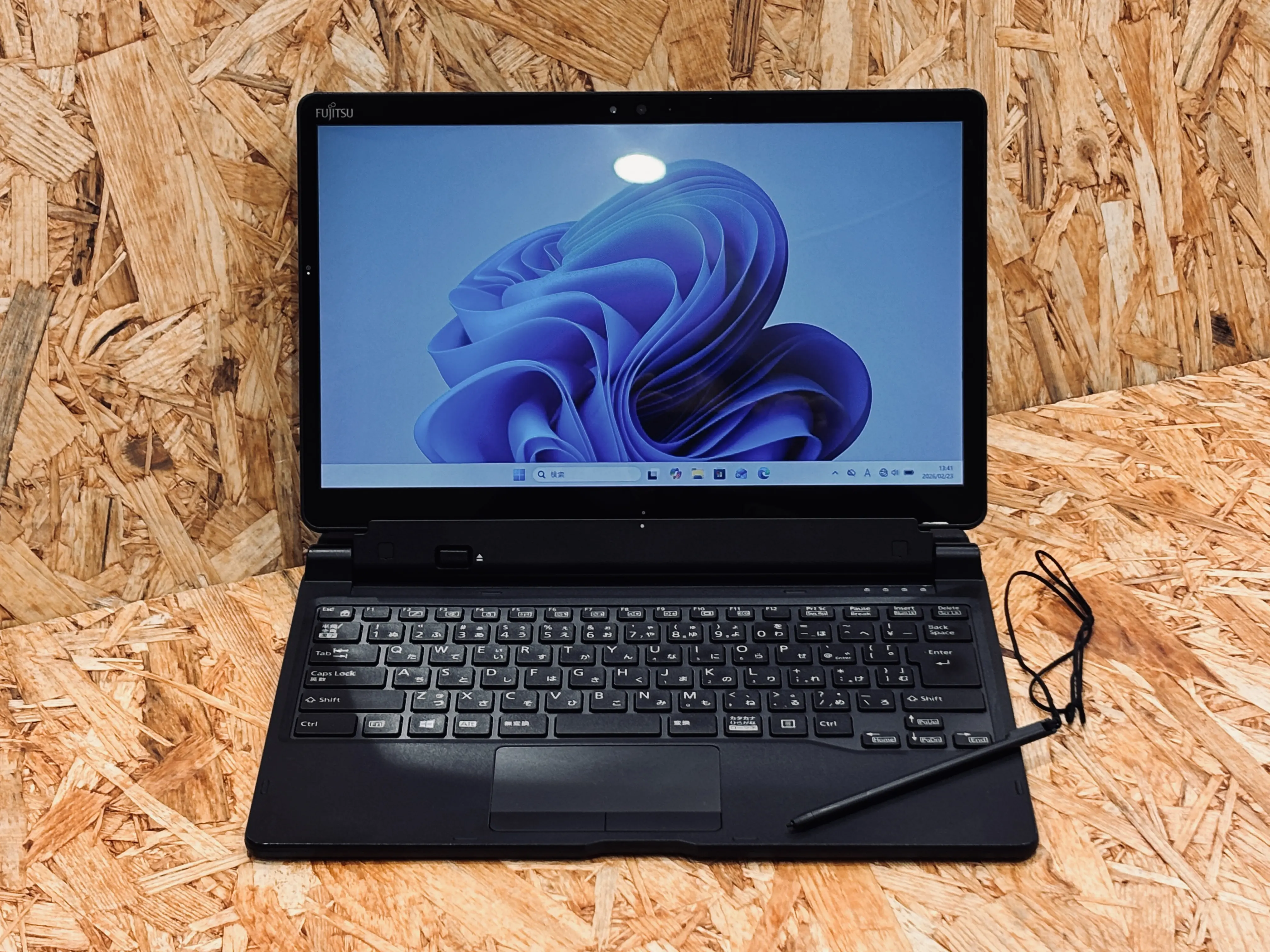 富士通 ARROWS Tab Q738/SB(第8世代Corei5)