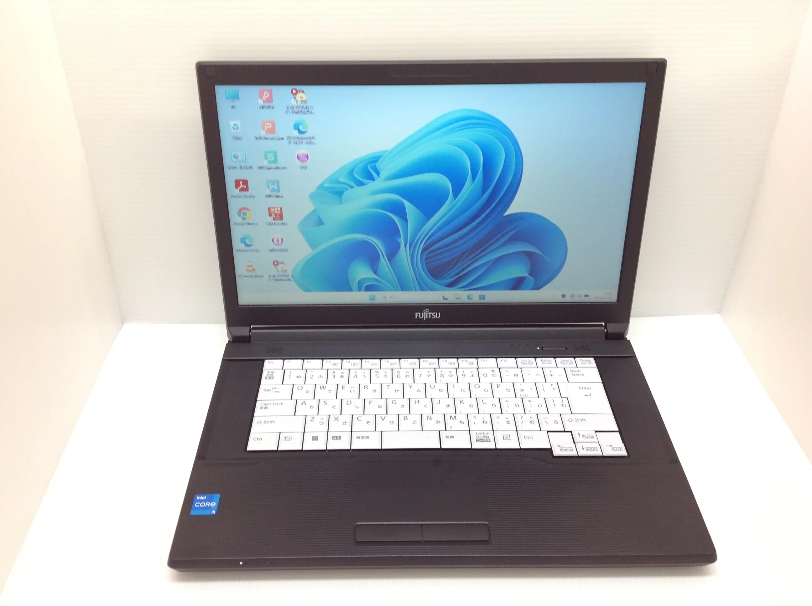 富士通 LIFEBOOK A5512/K (第12世代CPU) メモリ16GBモデル