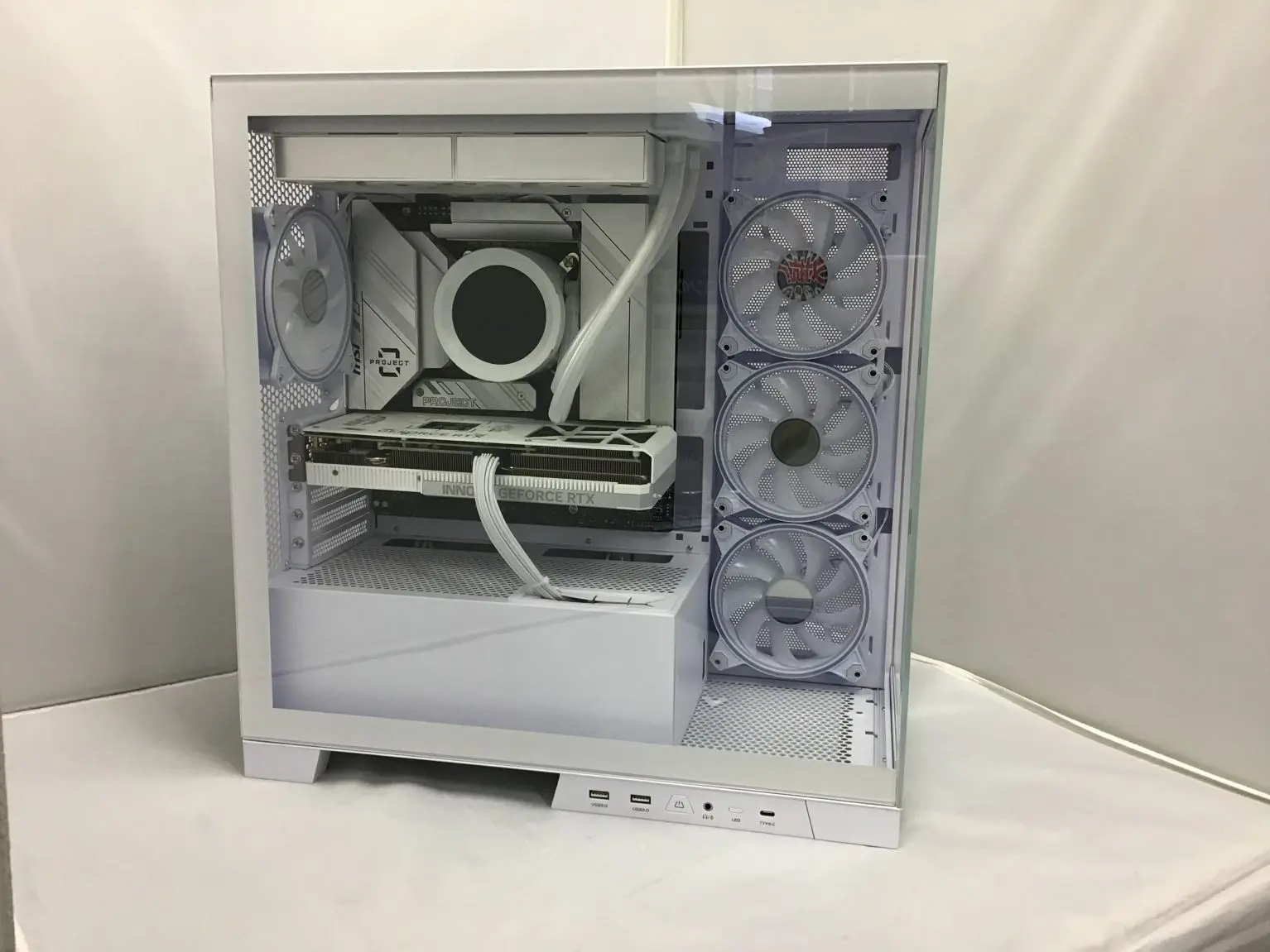 STORM 鏡界シリーズ(14世代)あらゆるゲームをプレイすることができます。