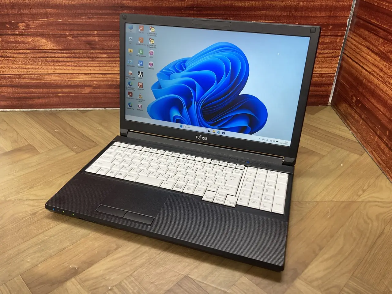 富士通 LIFEBOOK A579/B