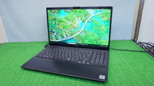 富士通 LIFEBOOK AH53/E2