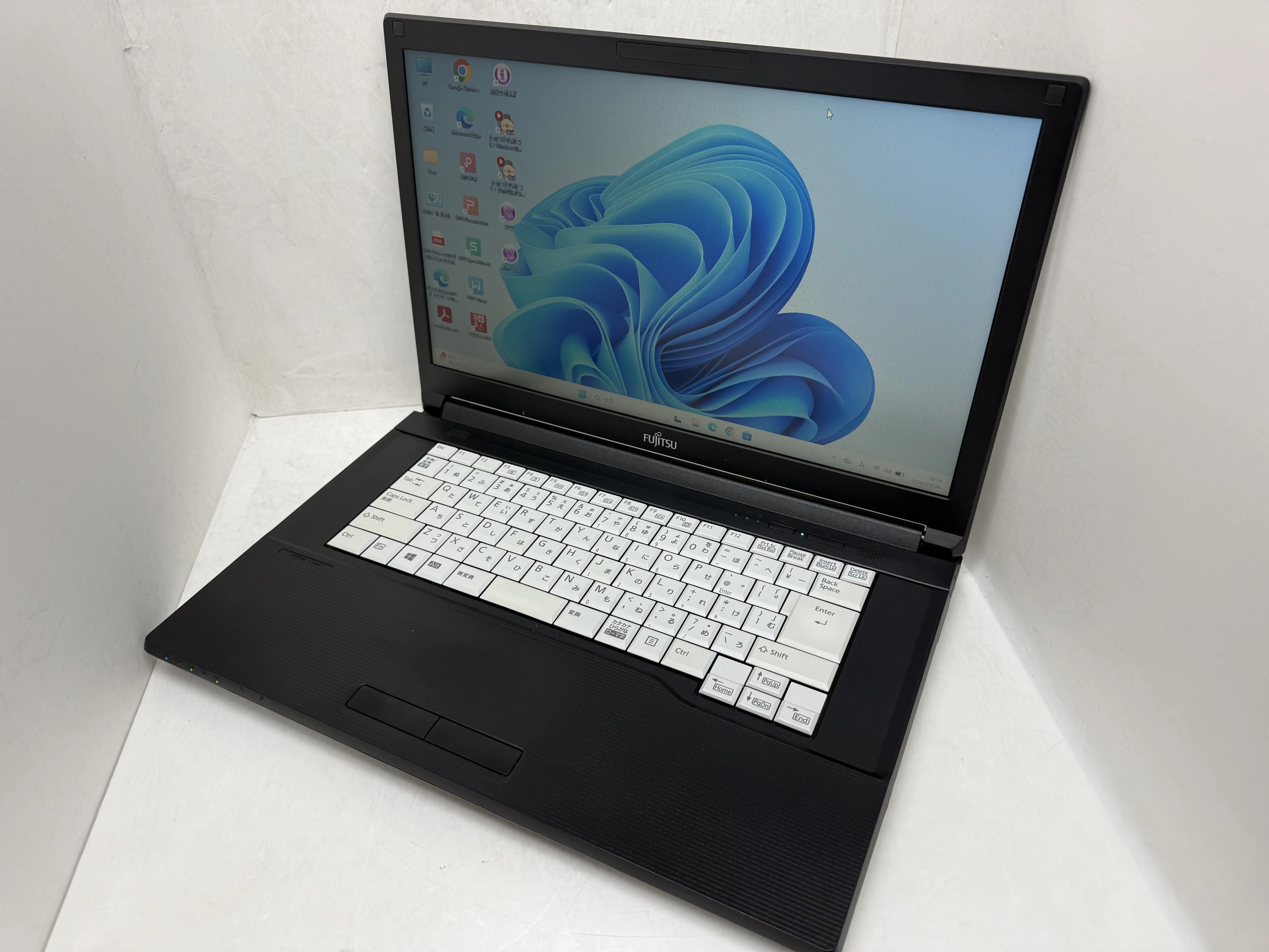 FUJITSU LIFEBOOK A579/B（Celeron4205U）