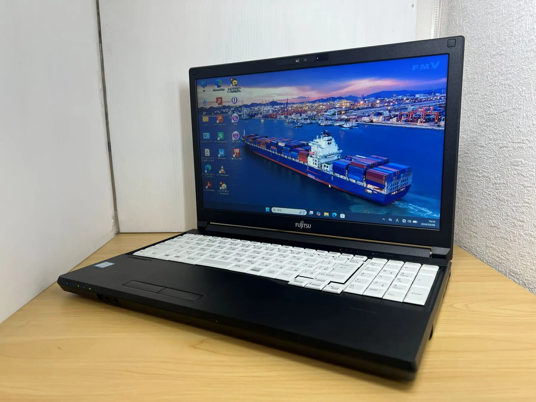 富士通 LIFEBOOK A579/BX