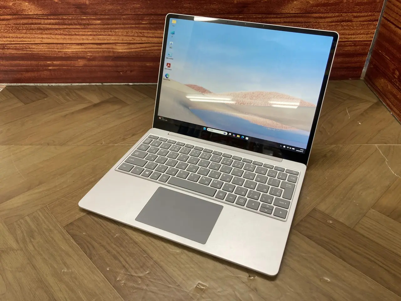 Microsoft Surface Laptop Go 1943