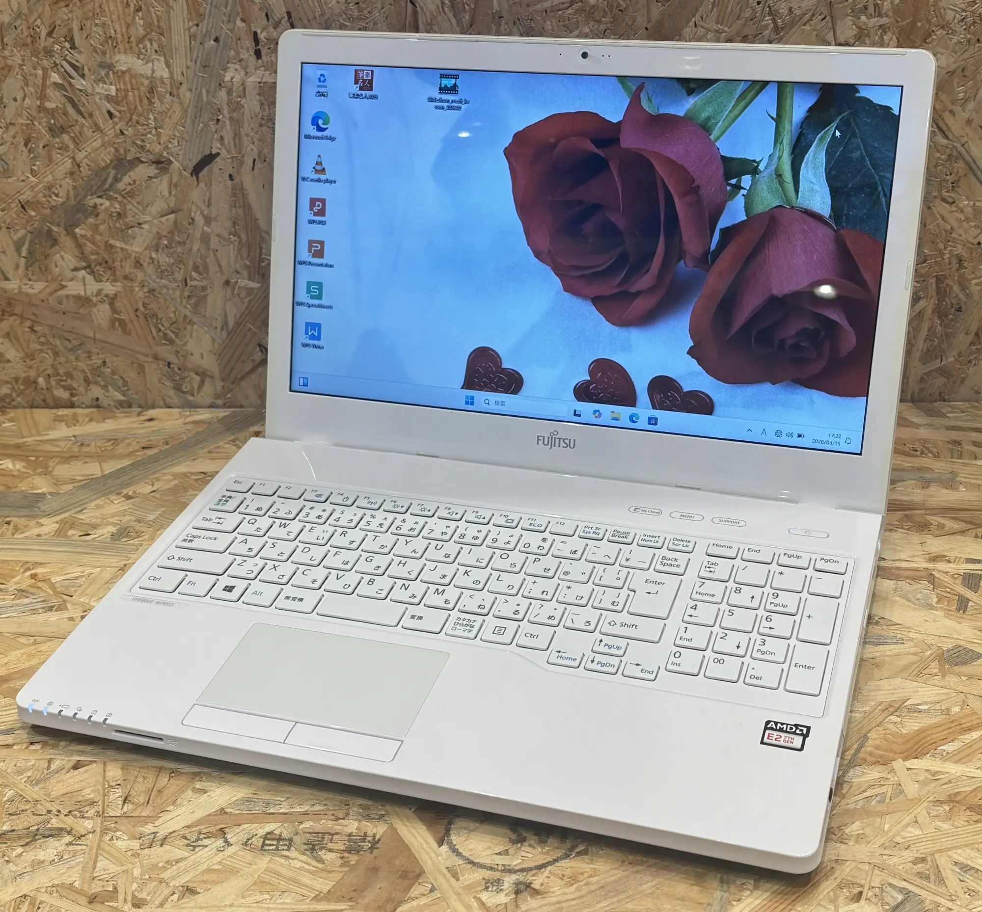 富士通  LIFEBOOK AH40/C1（第7世代CPU）