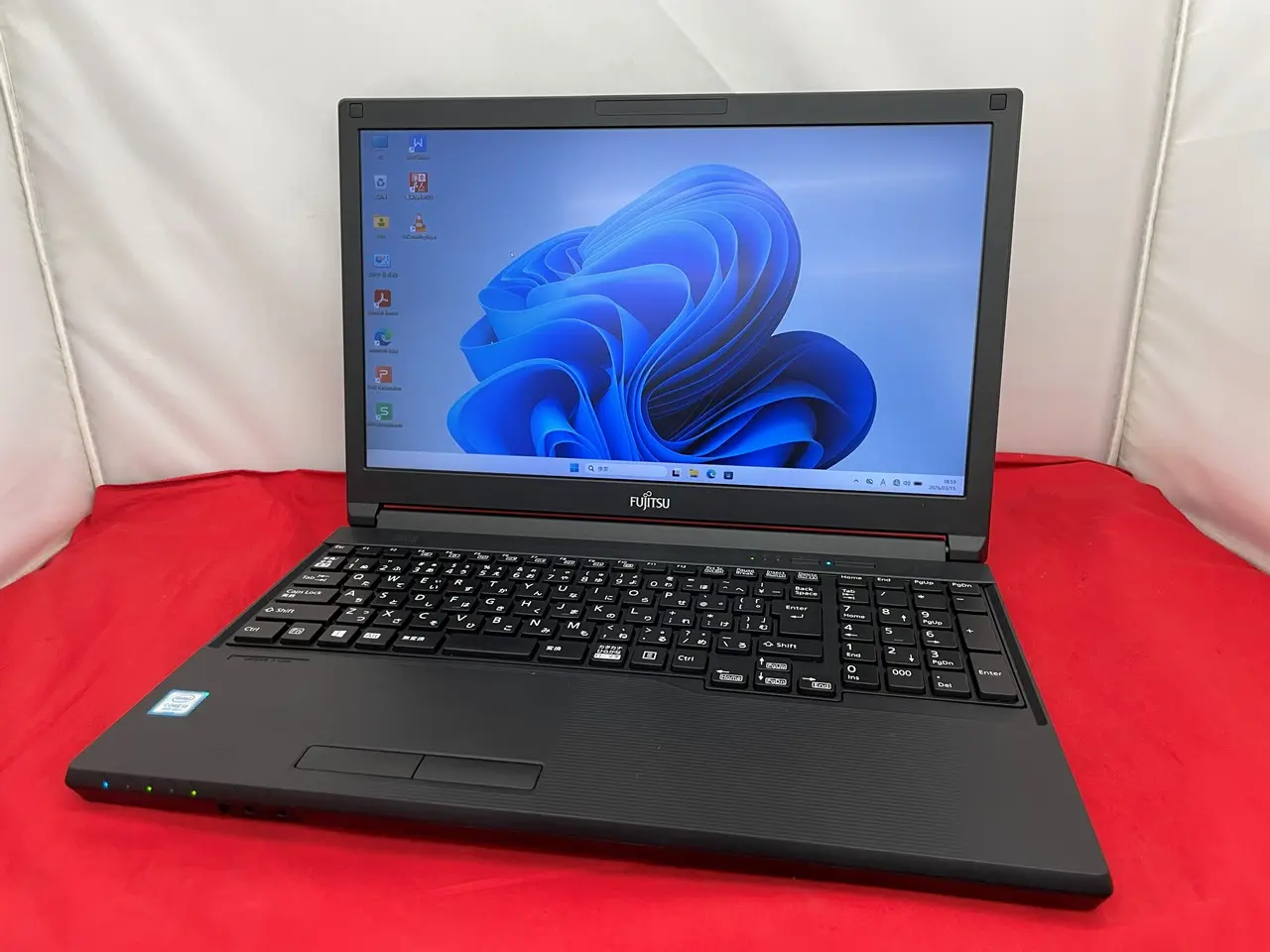 富士通 LIFEBOOK A579/A　(第8世代CPU)