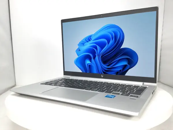 HP EliteBook 630 G9（第12世代CPU）