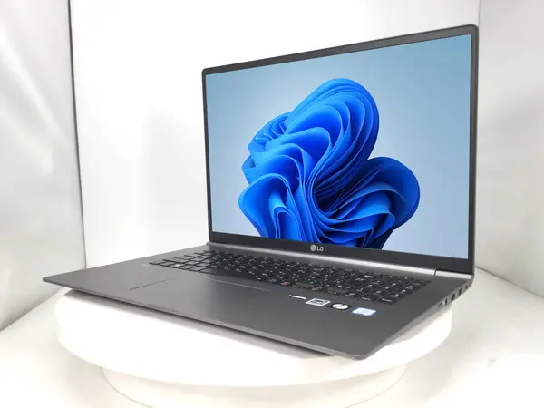 LG gram 17Z990-VA76J 第8世代CPU）