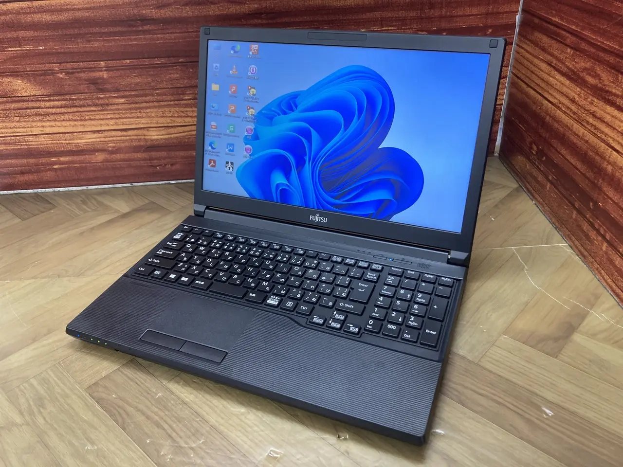 富士通 LIFEBOOK A749/B