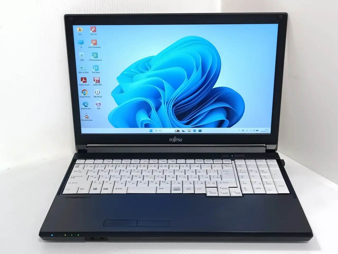 富士通 LIFEBOOK A579/B (第8世代CPU・ﾒﾓﾘ8GB・SSD128GB)