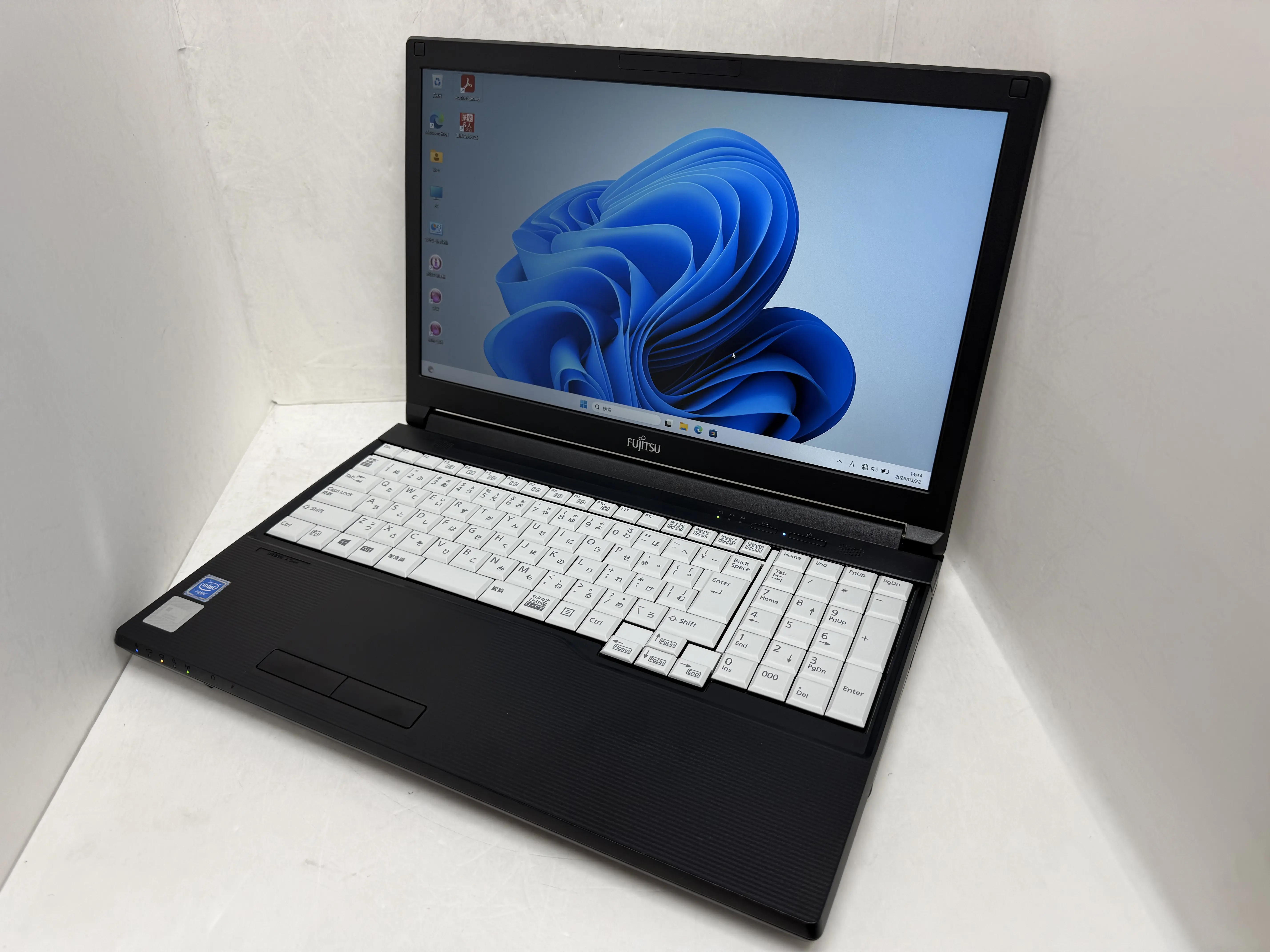 FUJITSU LIFEBOOK A579/A（Celeron4205U）
