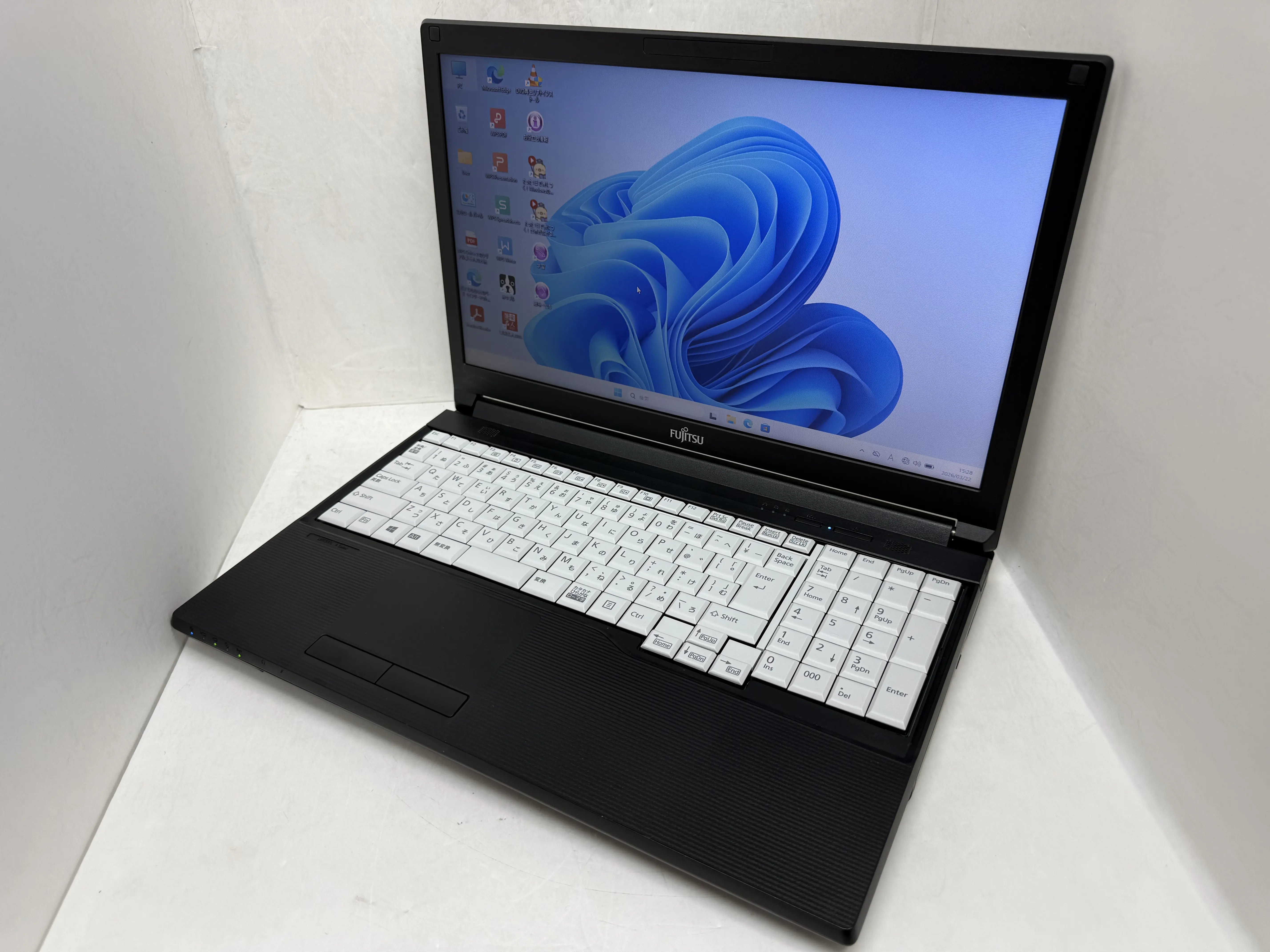 FUJITSU LIFEBOOK A579/A（第8世代Corei3）
