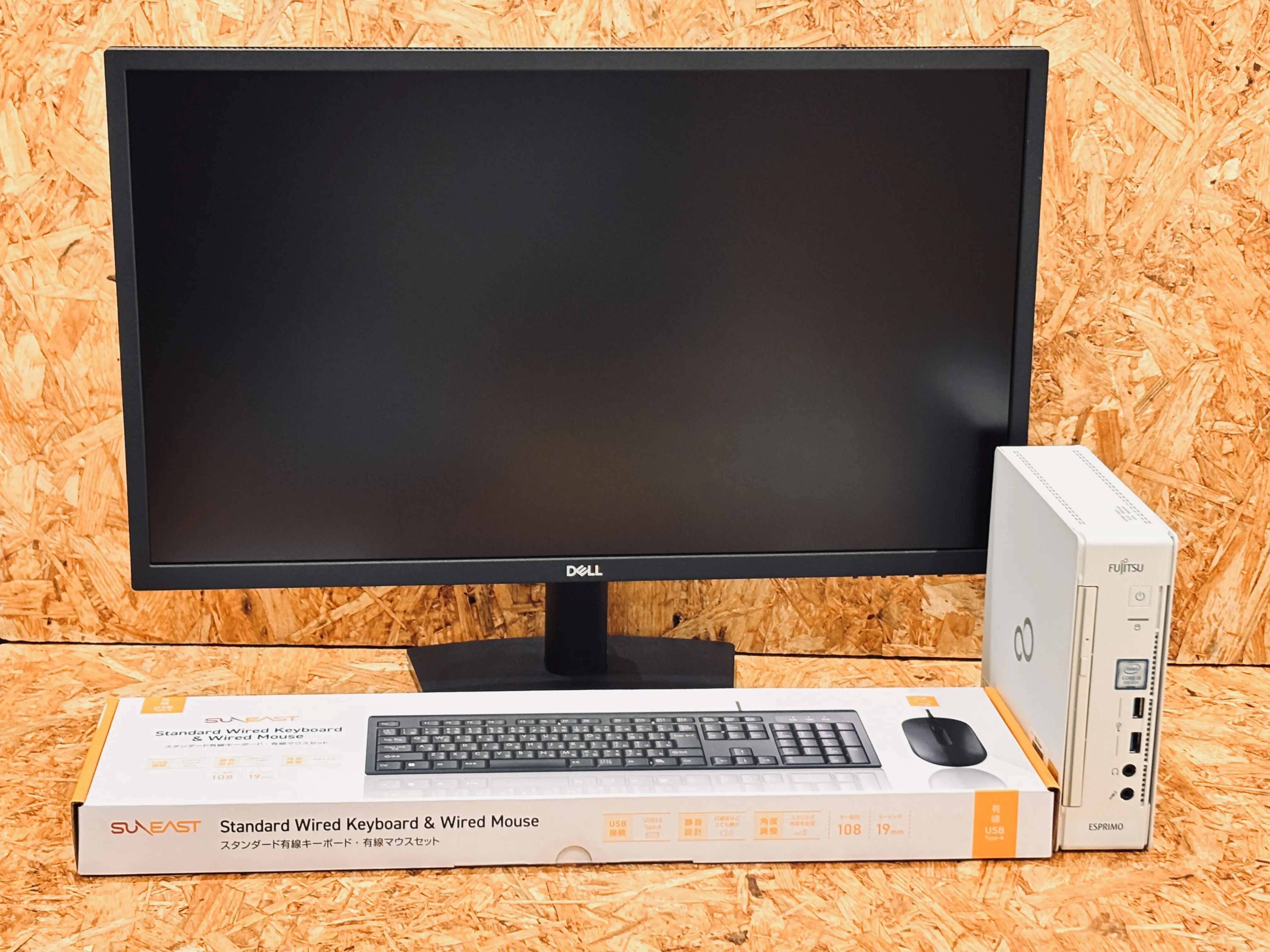 富士通 ESPRIMO Q558/B（第9世代CPU）