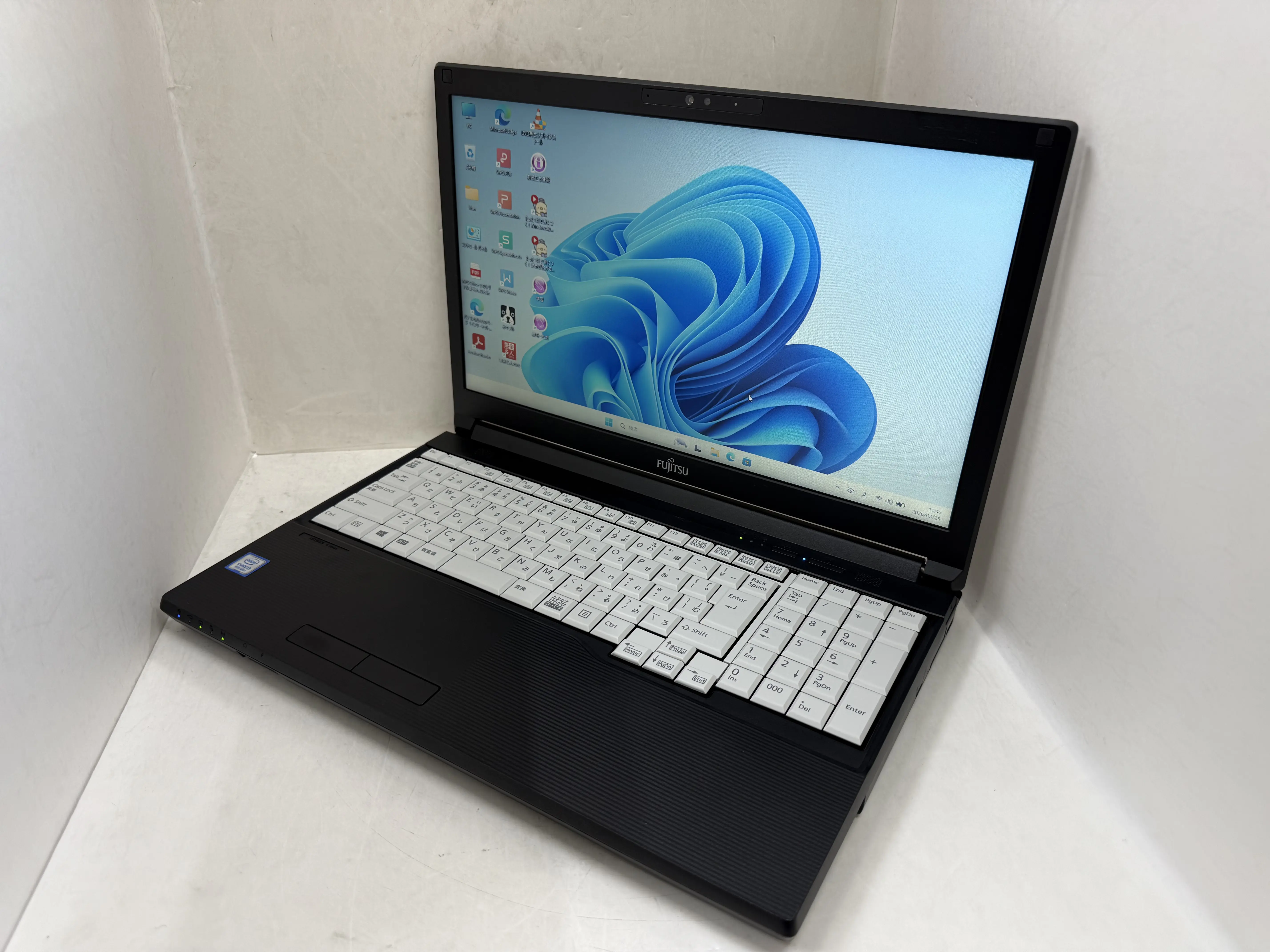 FUJITSU LIFEBOOK A579/B（第8世代Corei3）