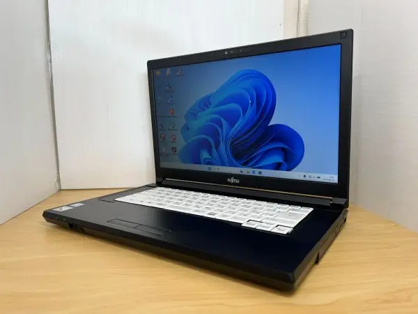 富士通 LIFEBOOK A579/B