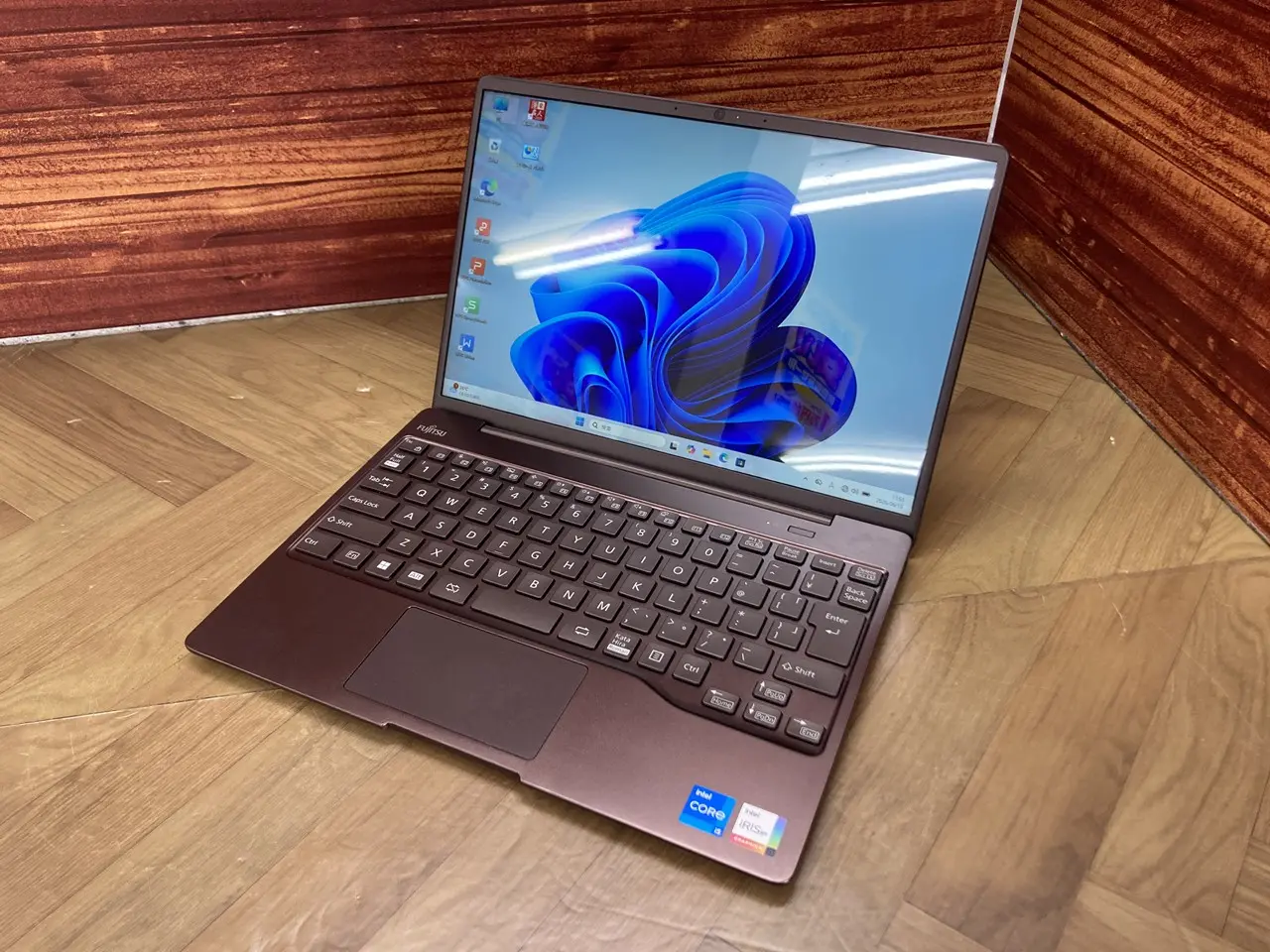富士通　LIFEBOOK CH78/H3