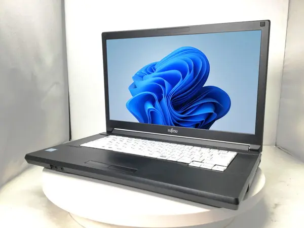 富士通 LIFEBOOK A579/A（第8世代CPU）