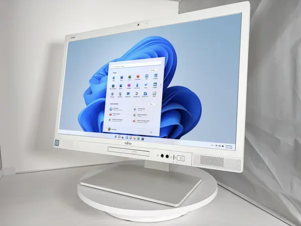富士通 ESPRIMO K558/T 液晶一体型（第8世代CPU）