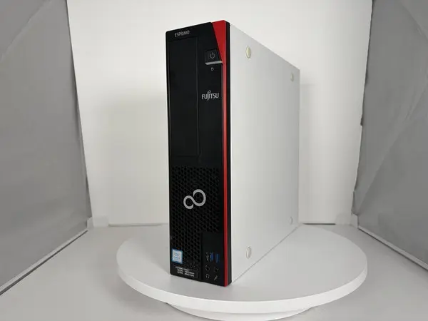 富士通 ESPRIMO D588/T（第8世代CPU）