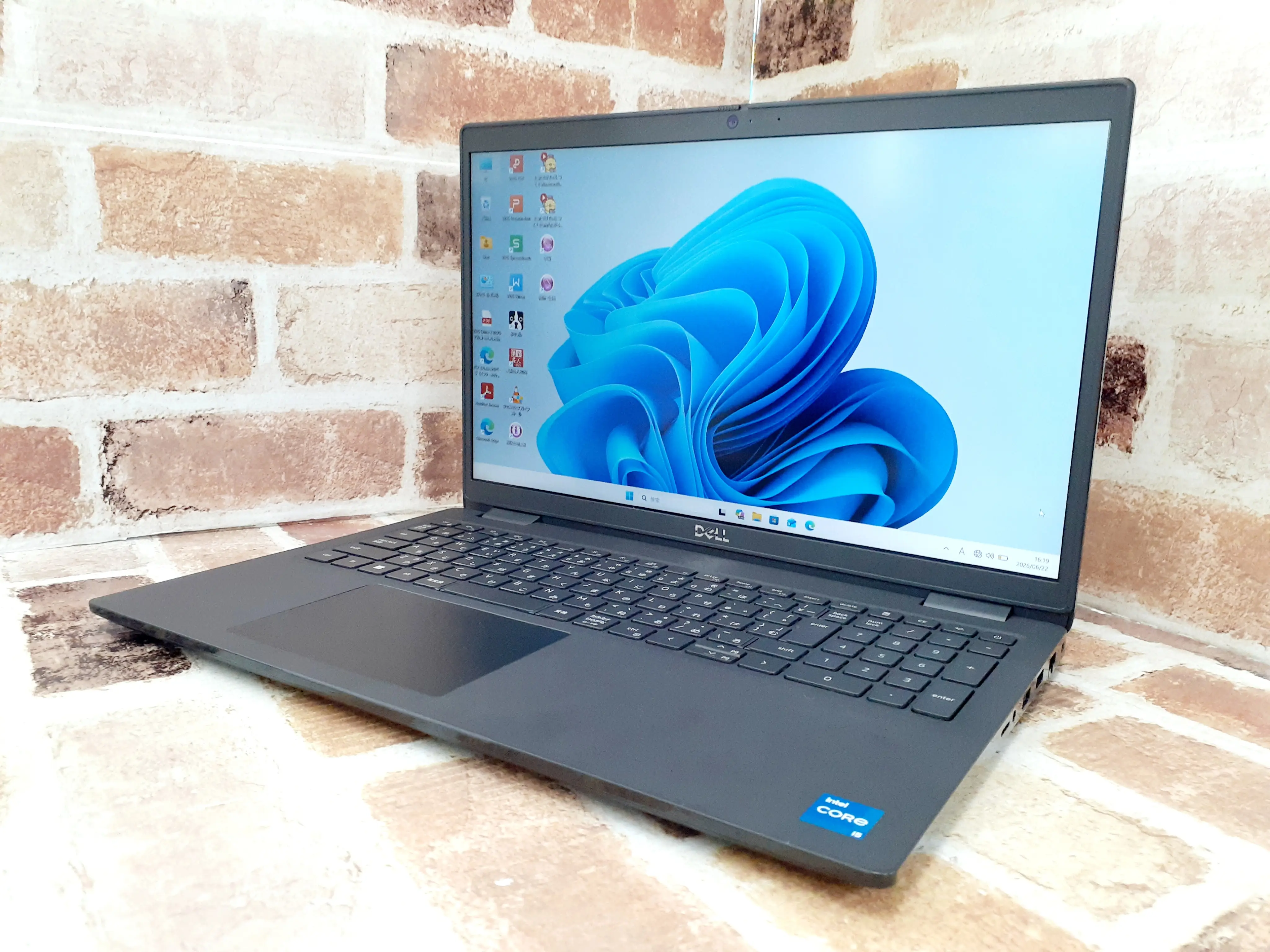 DELL Latitude 3520 i5 第11世代　メモリ16GB